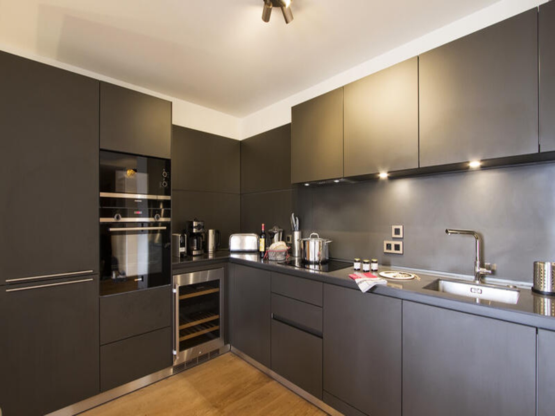 Luxe appartement 8p in Huez met balkon, zwembad en uitzicht op de Alpen - foto 9