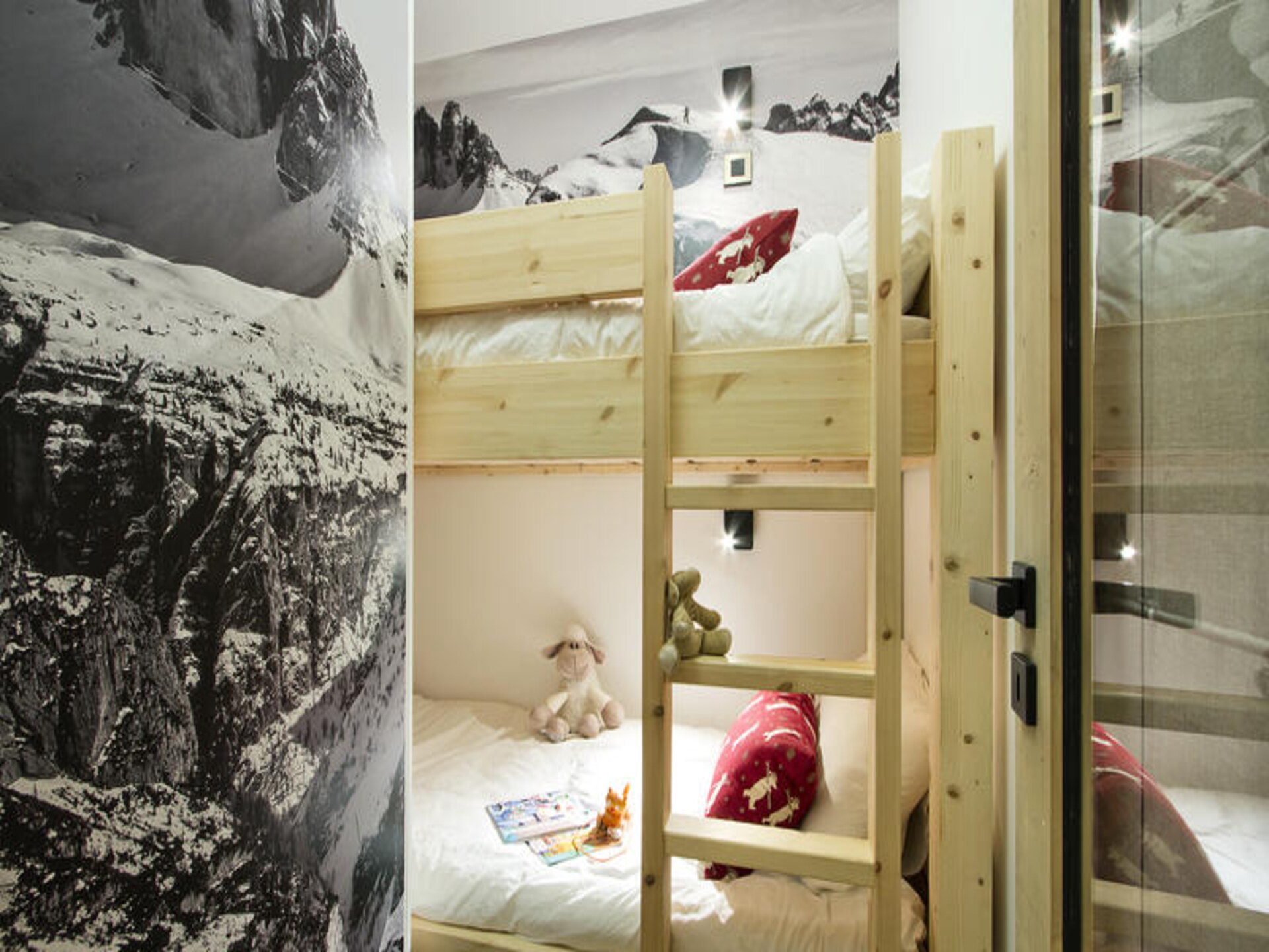 Luxe appartement 8p in Huez met balkon, zwembad en uitzicht op de Alpen - foto 14