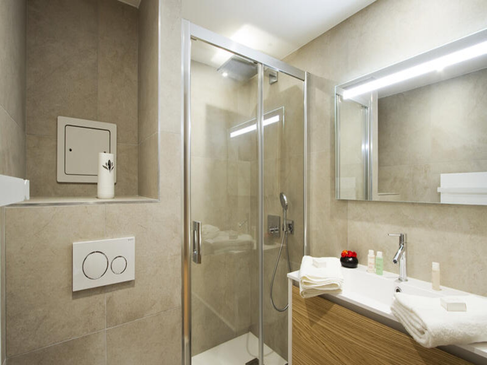 Luxe appartement 8p in Huez met balkon, zwembad en uitzicht op de Alpen - foto 15
