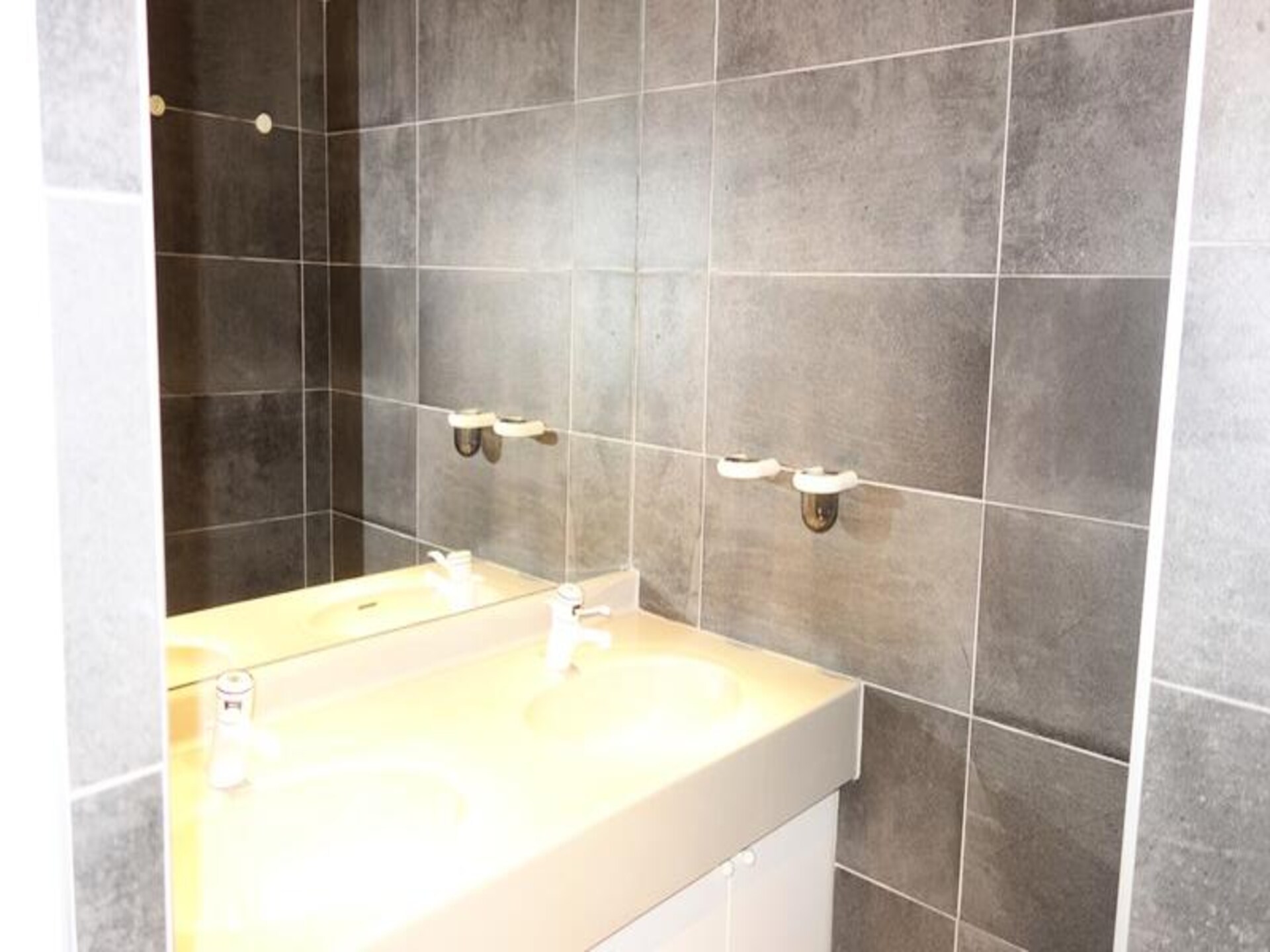 Appartement 80m² aan de piste in Huez met 3 slaapkamers en balkon op het oosten - foto 12