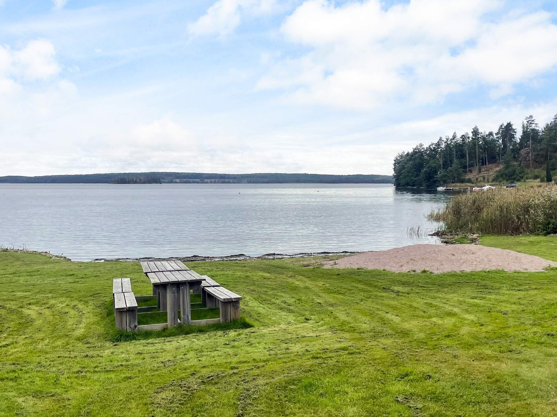 Zweeds vakantiehuis met privézwembad op 170 meter van zee in Sandvik - foto 11