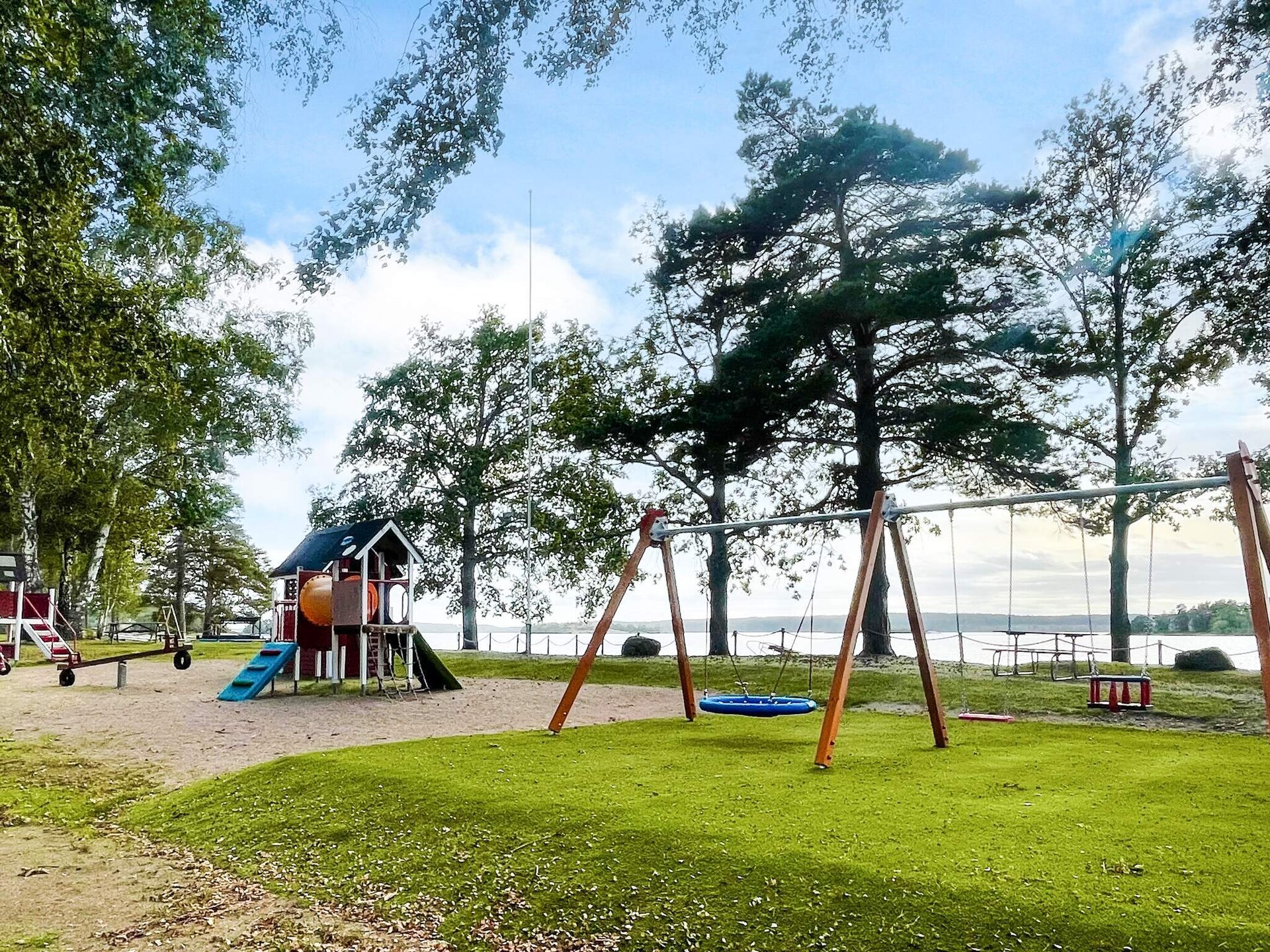 Zweeds vakantiehuis met privézwembad op 170 meter van zee in Sandvik - foto 15