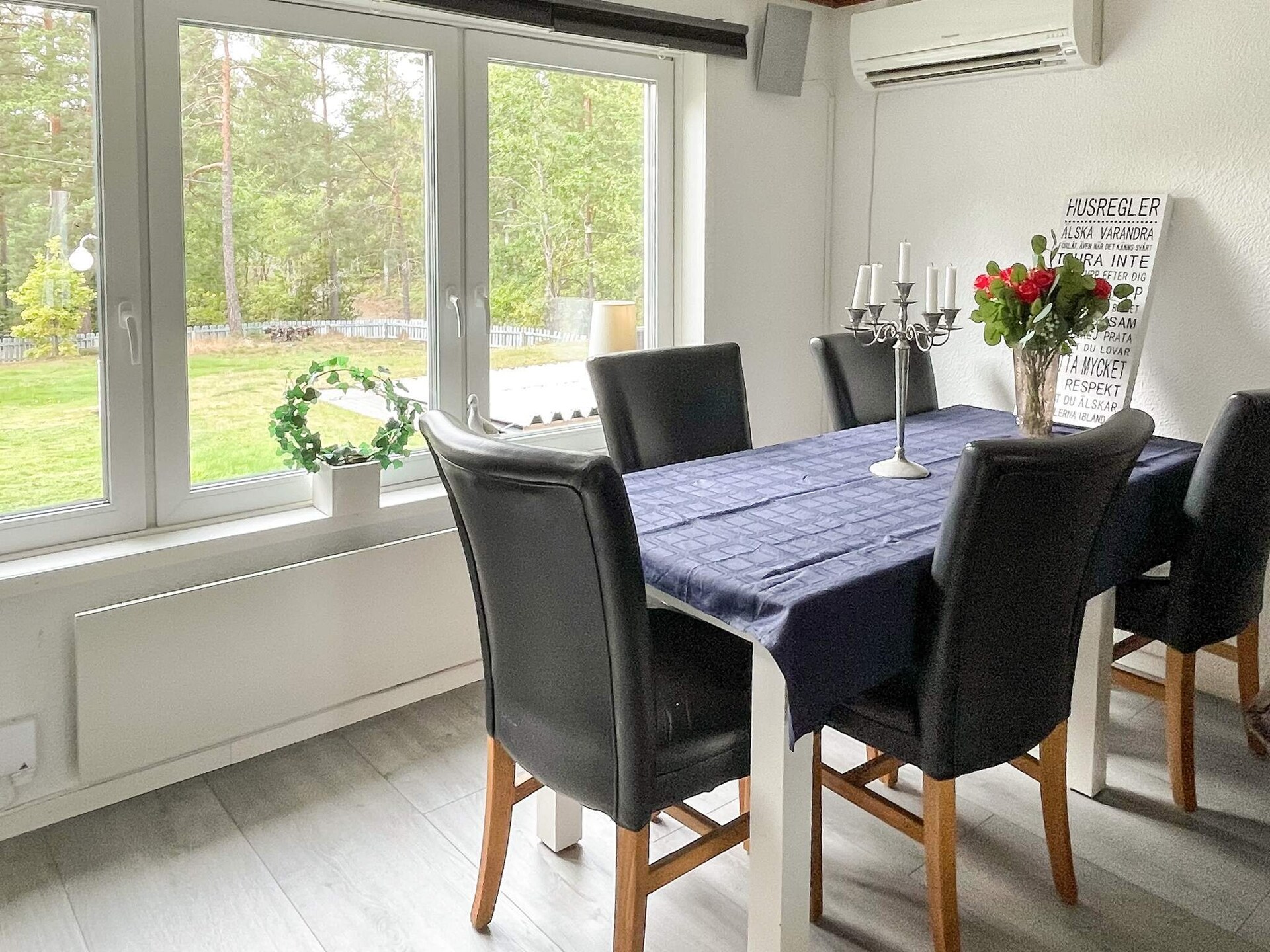 Zweeds vakantiehuis met privézwembad op 170 meter van zee in Sandvik - foto 22