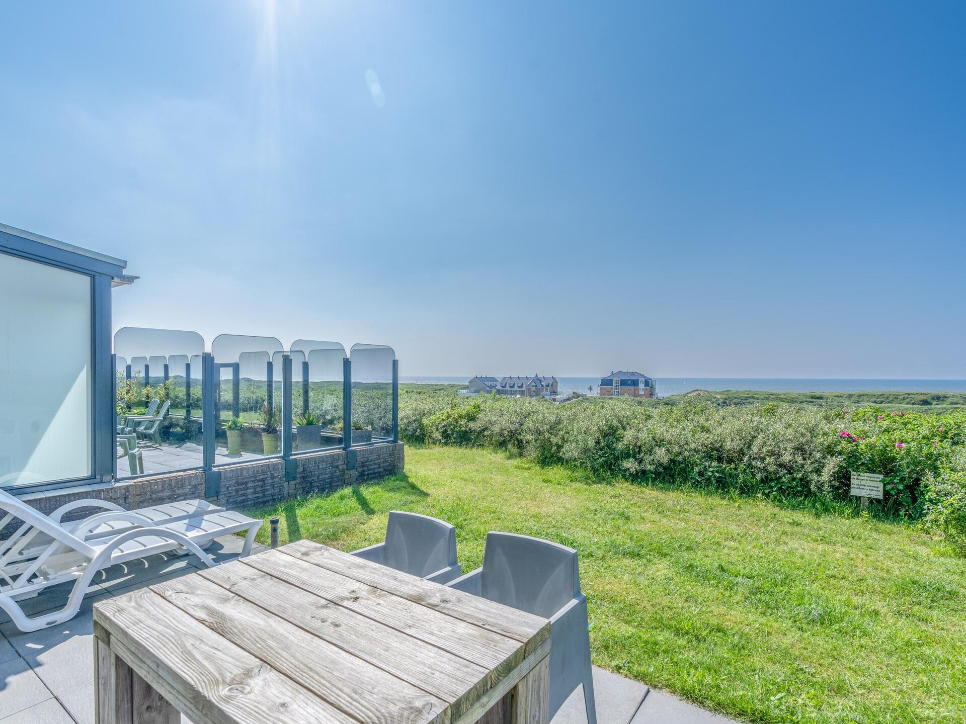 Juliana 058: Modern appartement met zeezicht op het hoogste duin van Texel - foto 11