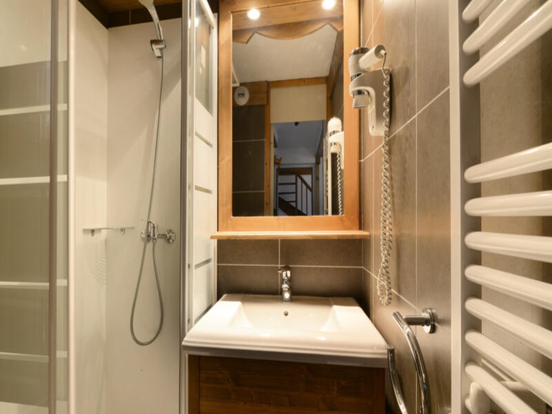 Gerenoveerd 10-persoons appartement op 150m van de piste in Montchavin - foto 19