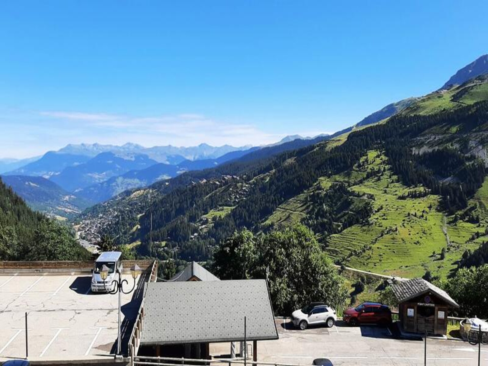 Duplex appartement met panoramisch uitzicht op de Saulire in Les Allues - foto 10