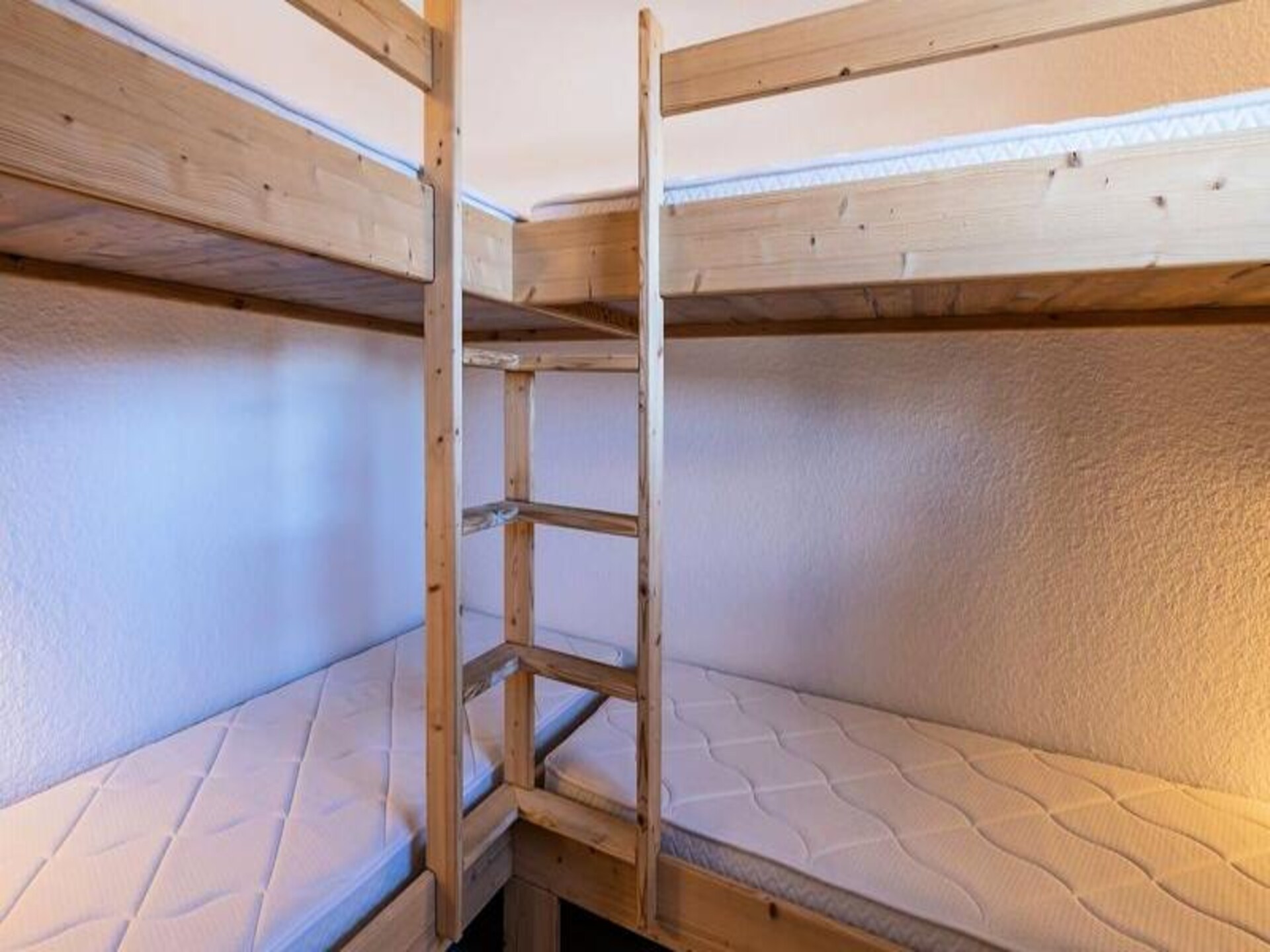 Zonnig appartement in Les Allues met adembenemend uitzicht op Saulire en Mont Vallon - foto 15