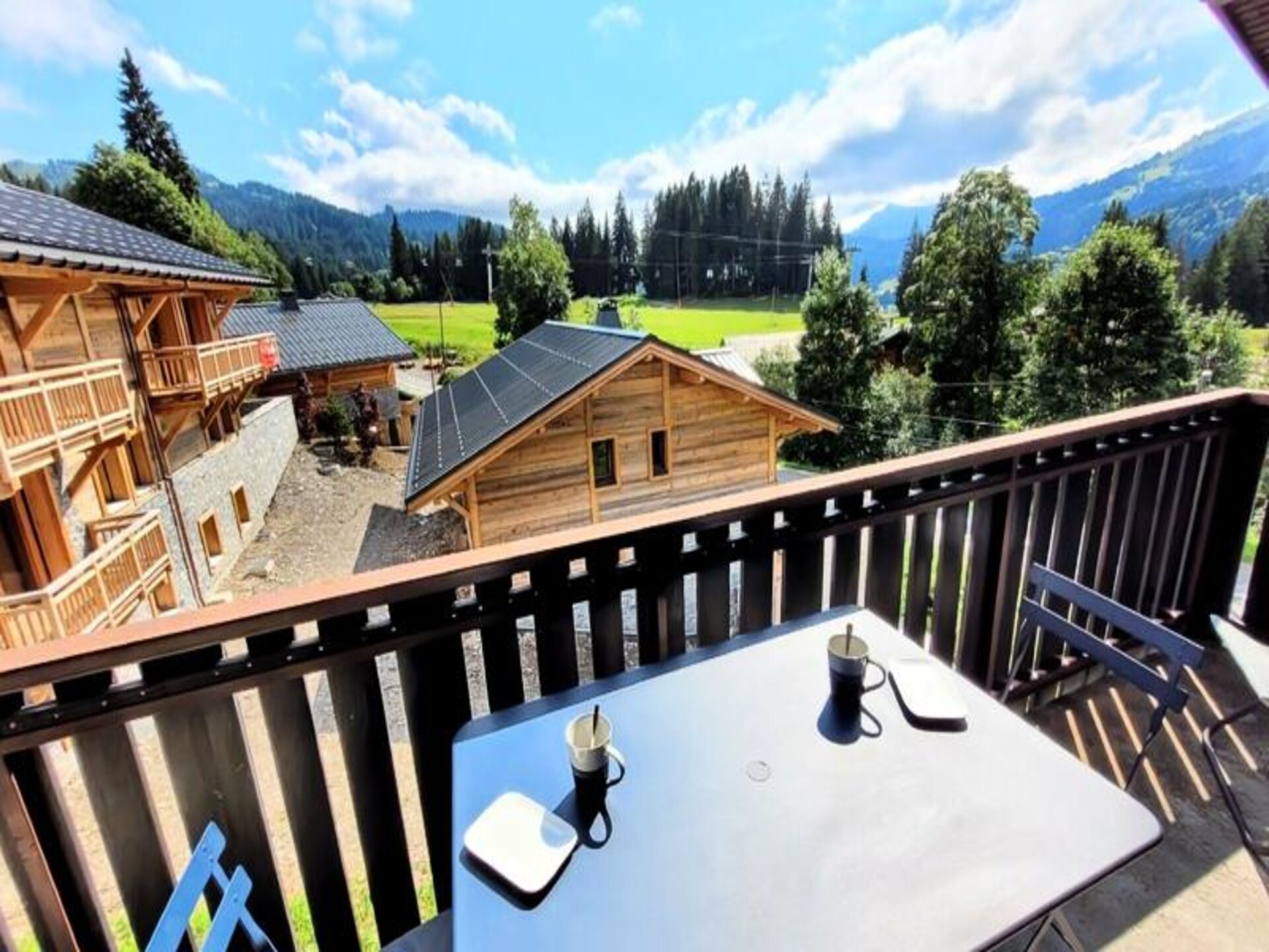 Ruim 6-persoons appartement op 200m van de piste in Les Gets - foto 6