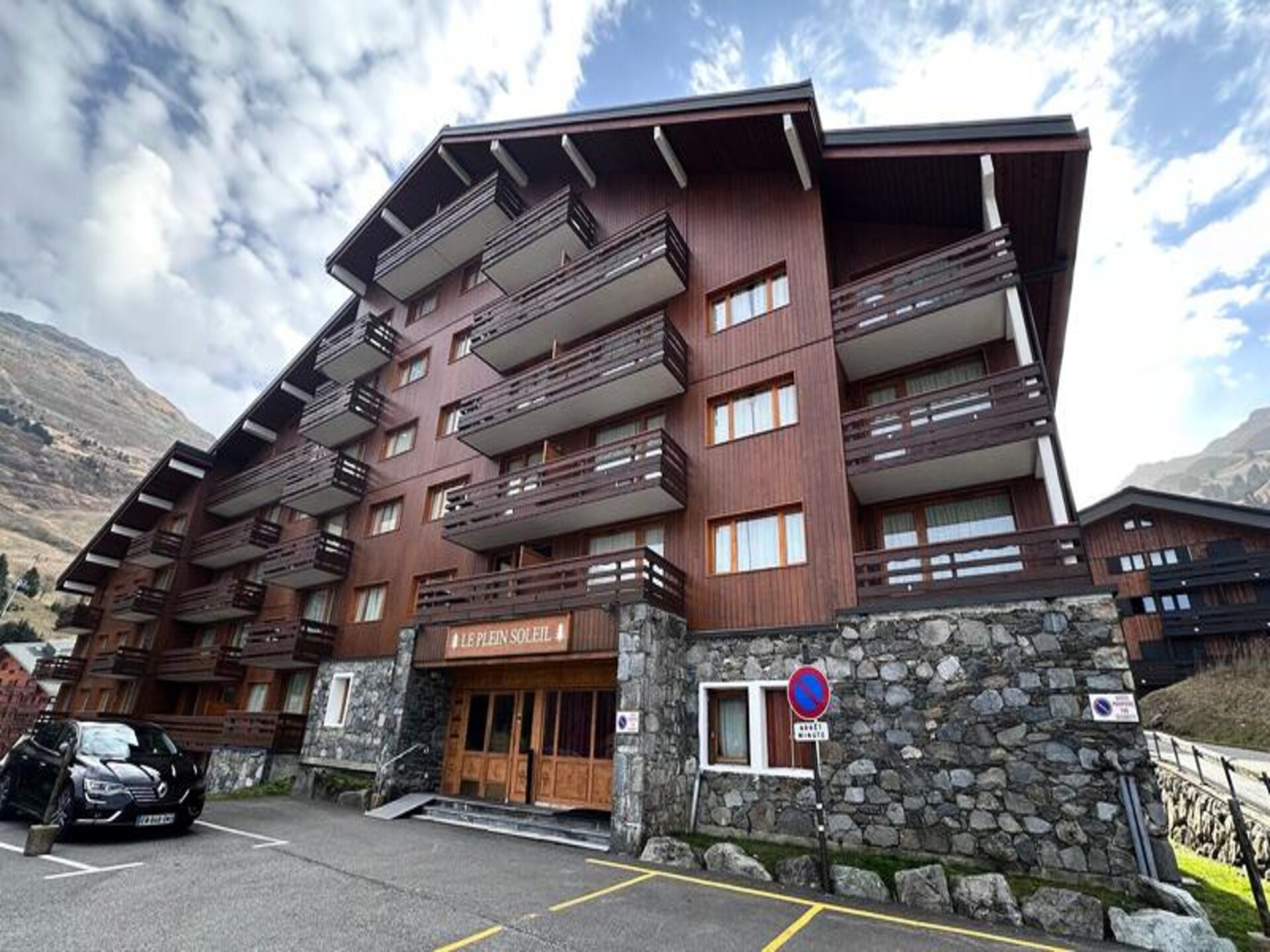 Appartement op 10e verdieping met panoramisch dalzicht en directe ski-toegang - foto 2