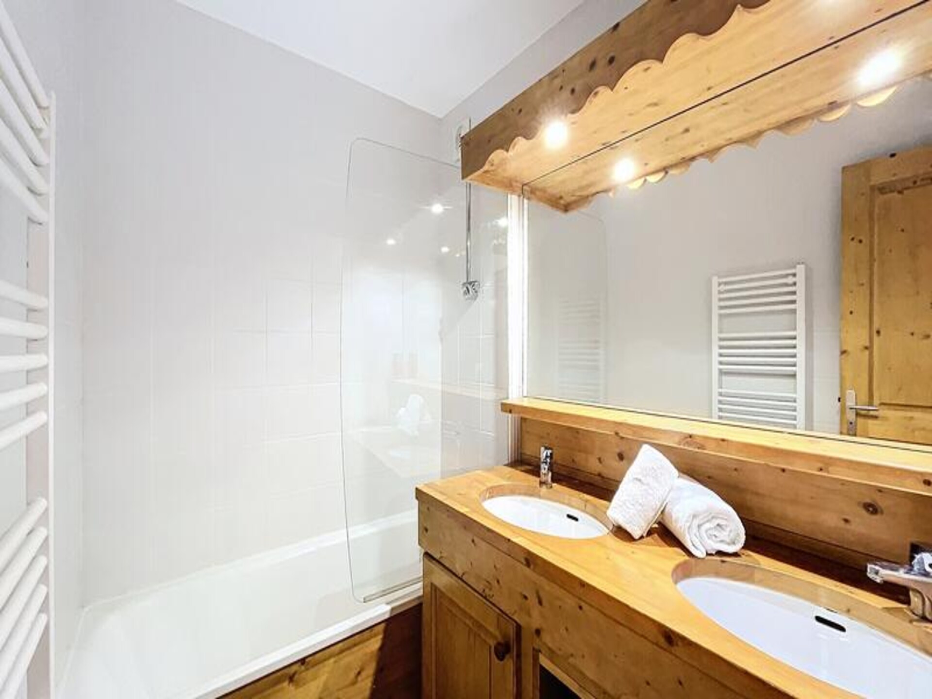 Appartement op 10e verdieping met panoramisch dalzicht en directe ski-toegang - foto 10