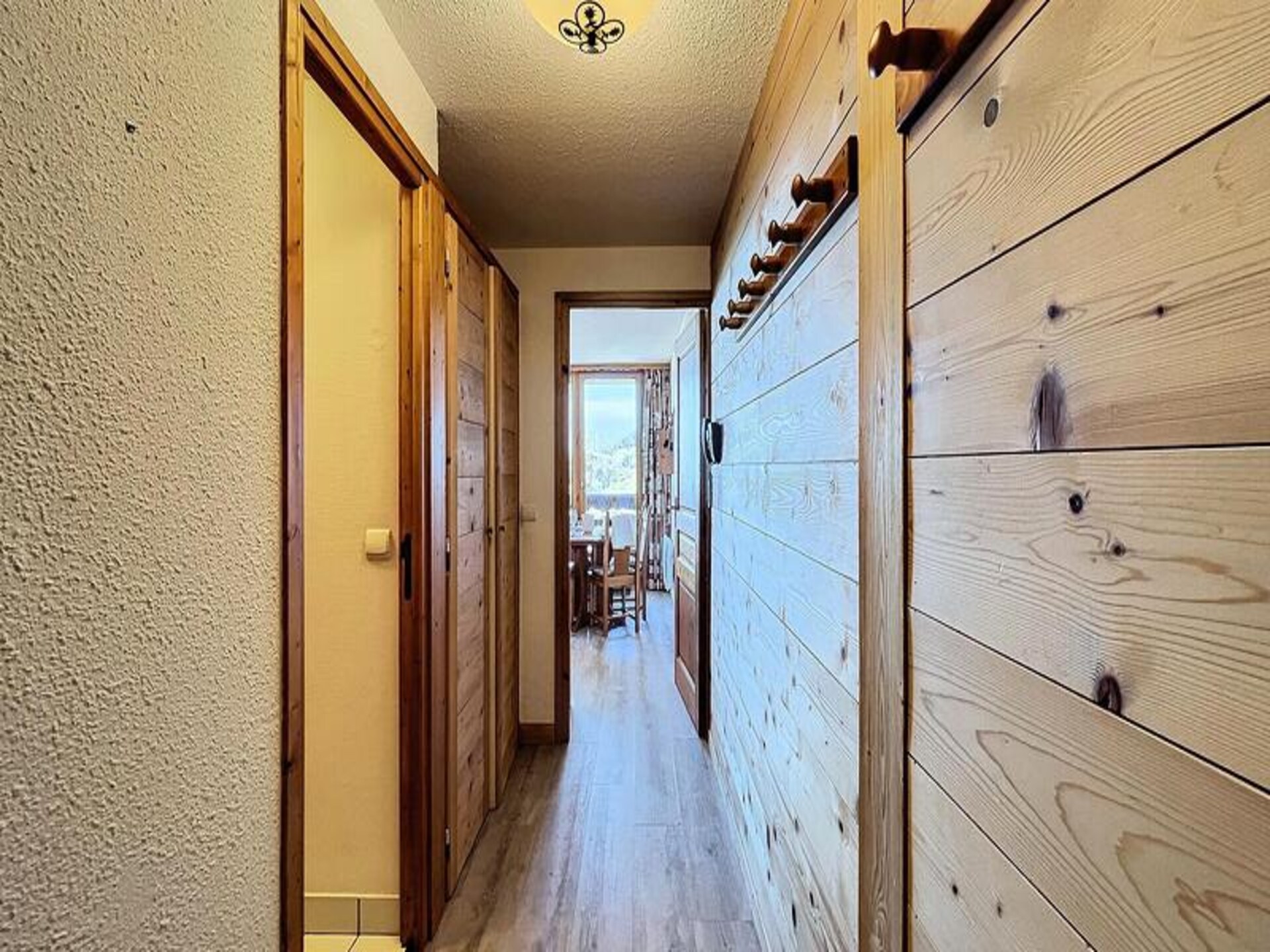 Appartement op 10e verdieping met panoramisch dalzicht en directe ski-toegang - foto 13