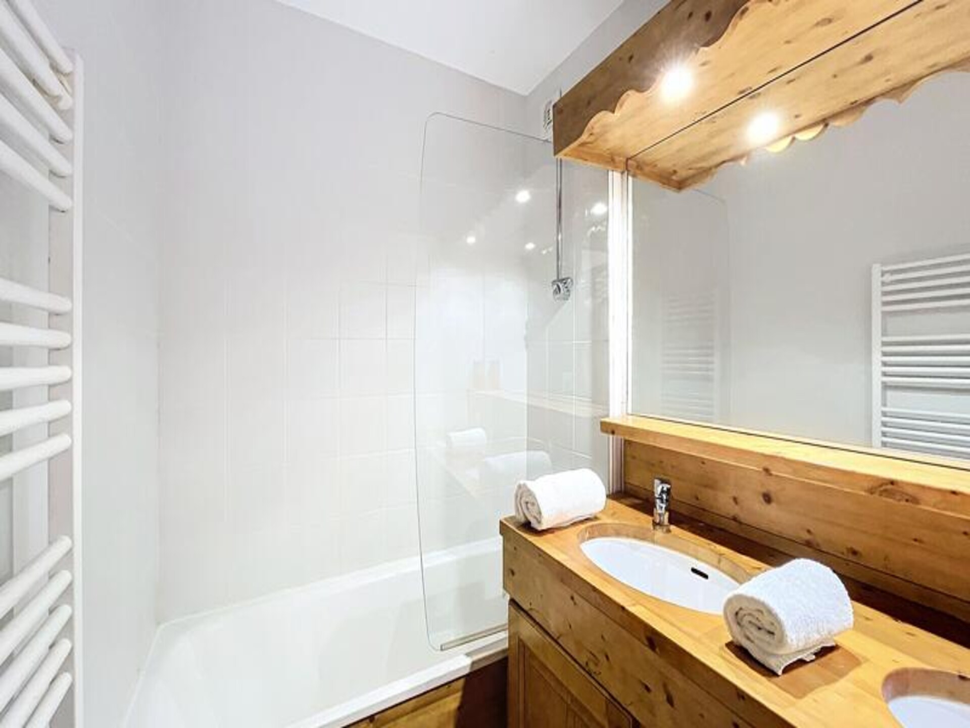 Appartement op 10e verdieping met panoramisch dalzicht en directe ski-toegang - foto 14