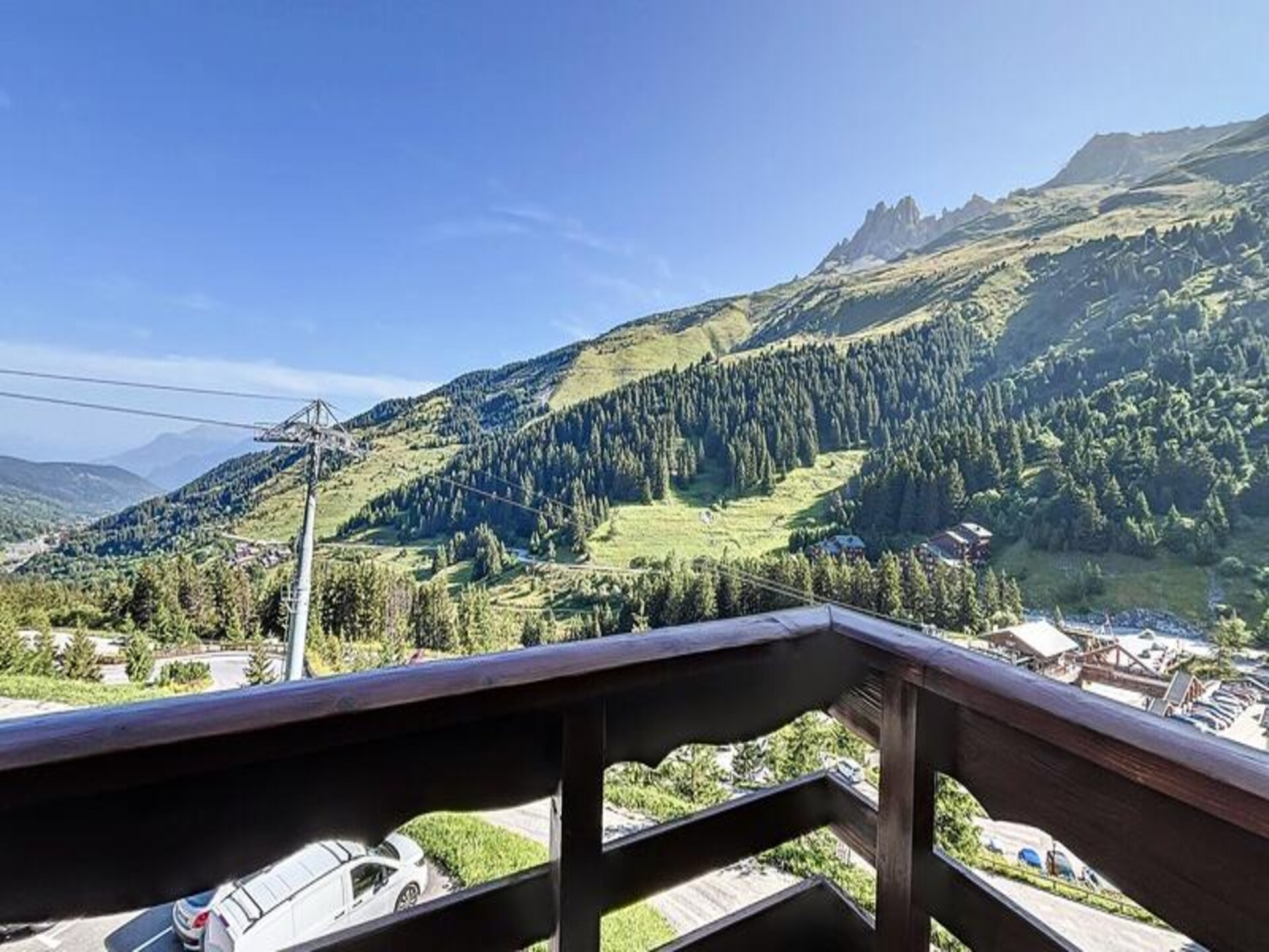 Appartement op 10e verdieping met panoramisch dalzicht en directe ski-toegang - foto 15