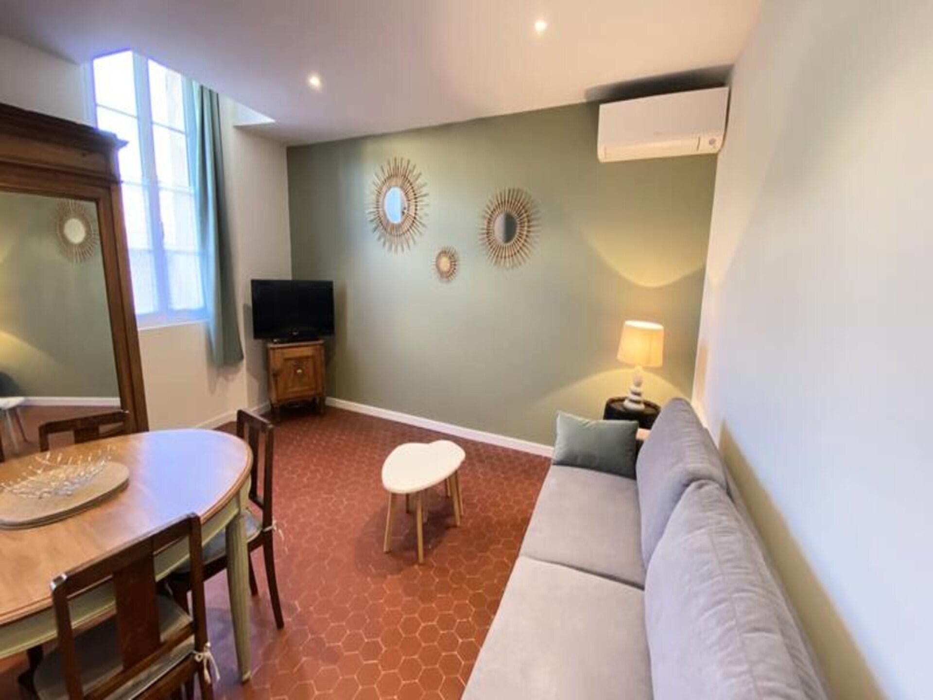 Gerennoveerd appartement in hartje Oud Antibes, 200m van zee - foto 3