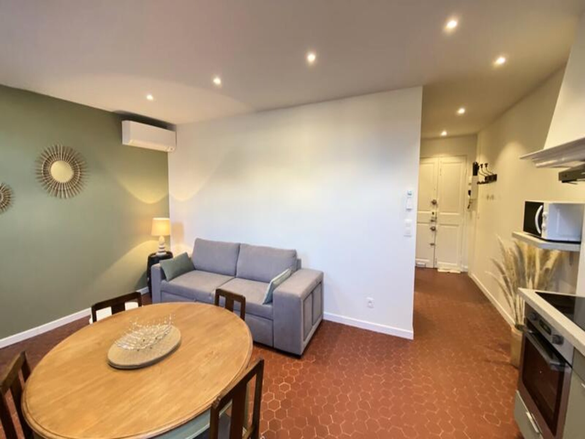 Gerennoveerd appartement in hartje Oud Antibes, 200m van zee - foto 6