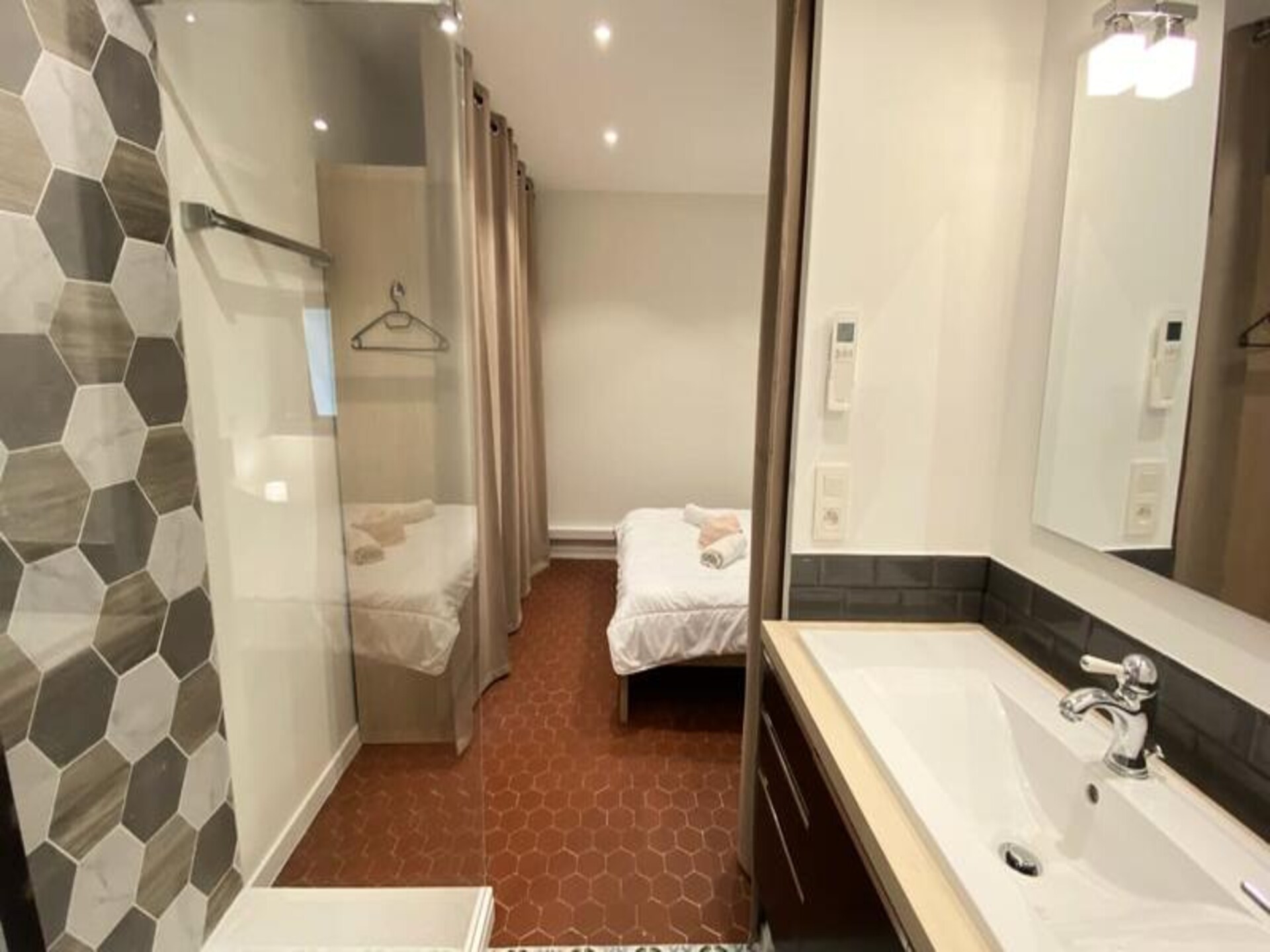 Gerennoveerd appartement in hartje Oud Antibes, 200m van zee - foto 7