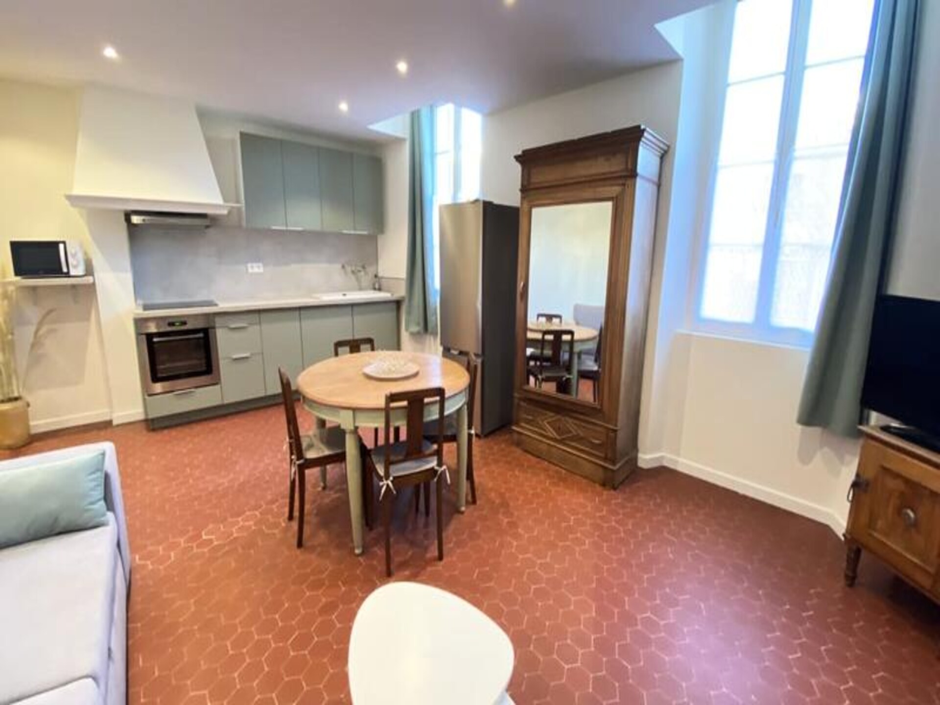 Gerennoveerd appartement in hartje Oud Antibes, 200m van zee - foto 10