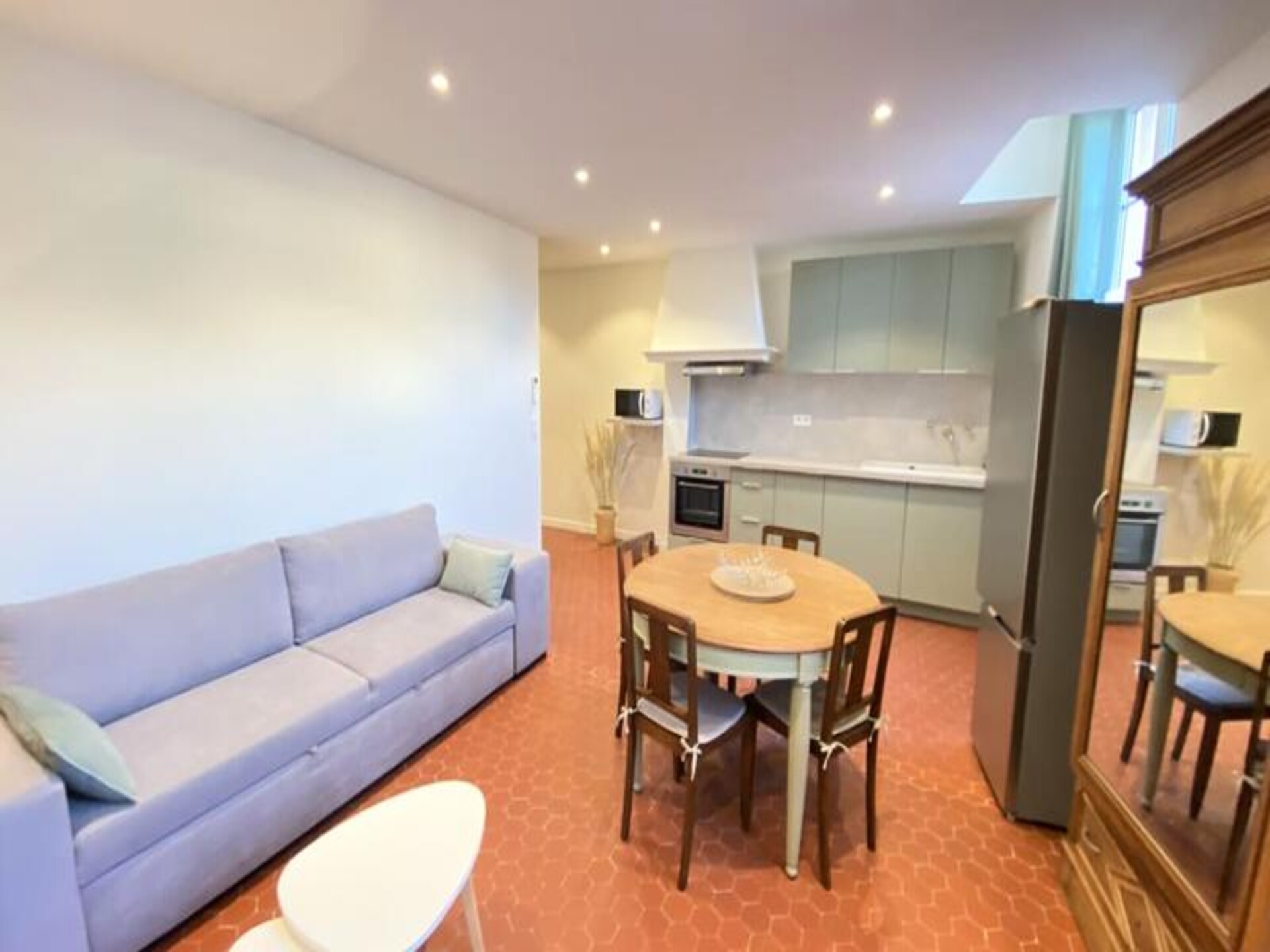 Gerennoveerd appartement in hartje Oud Antibes, 200m van zee - foto 15