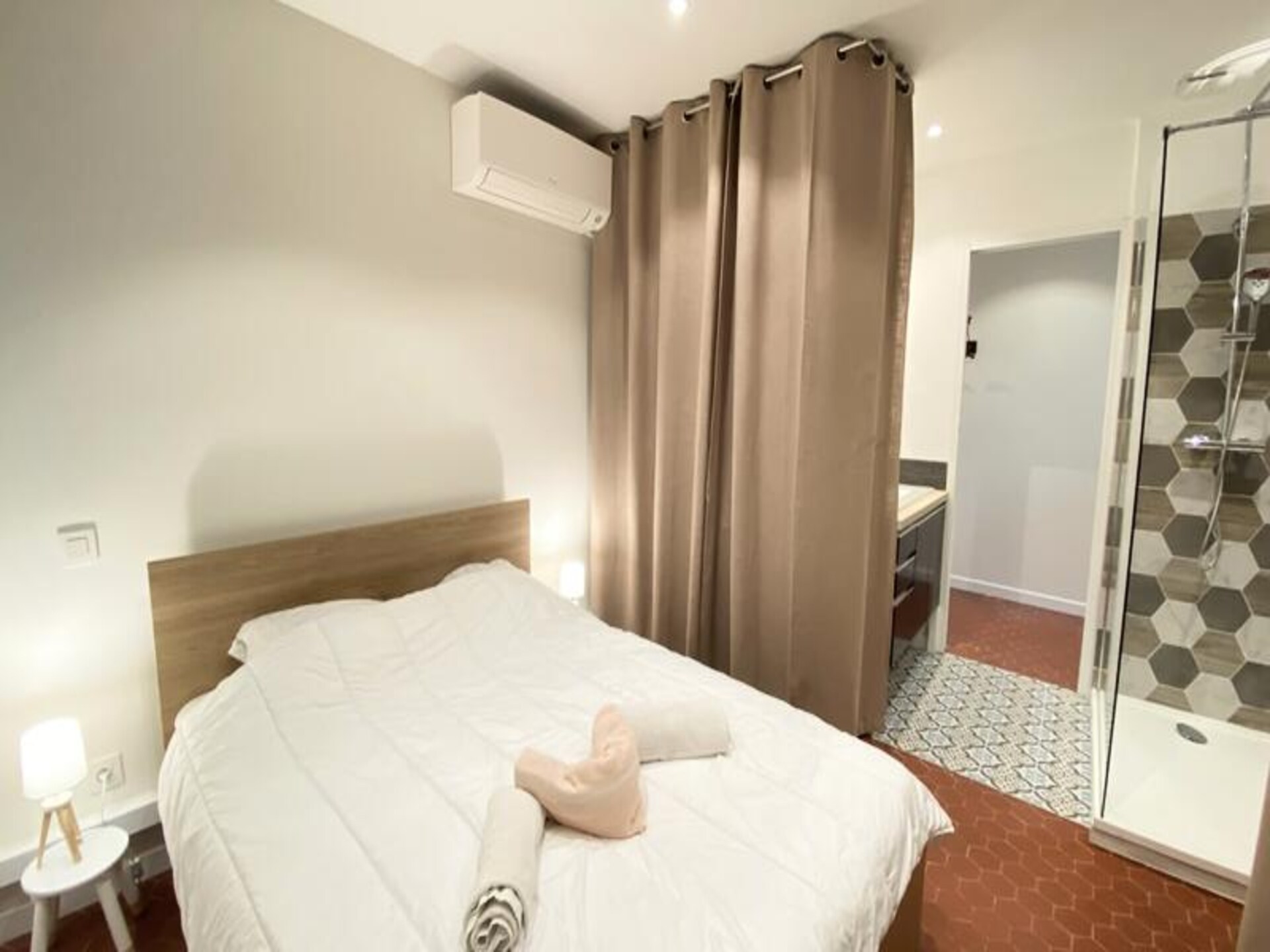 Gerennoveerd appartement in hartje Oud Antibes, 200m van zee - foto 17