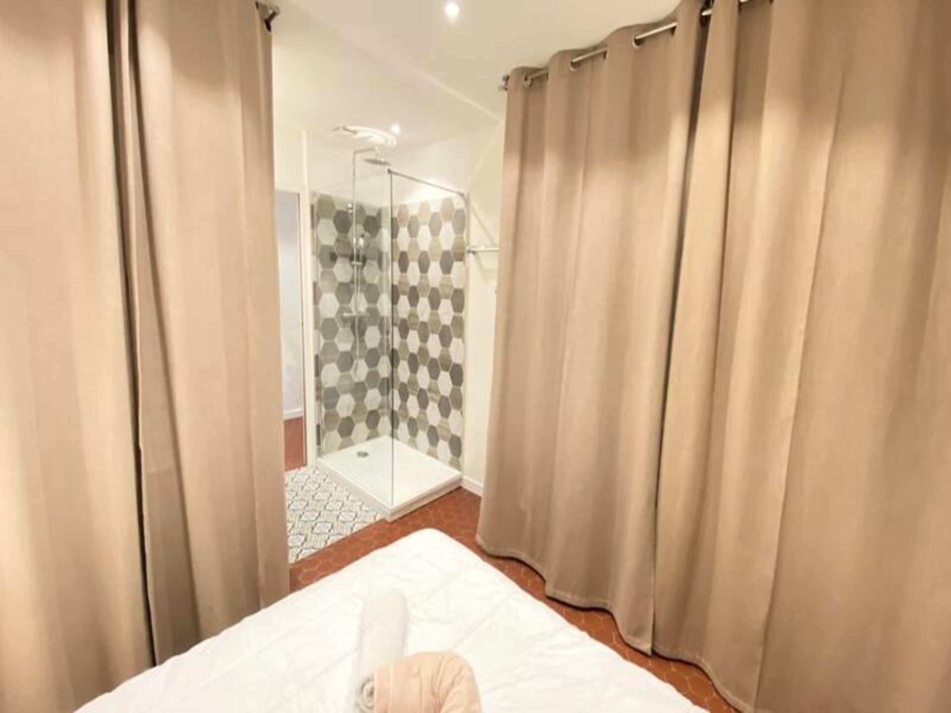 Gerennoveerd appartement in hartje Oud Antibes, 200m van zee - foto 18