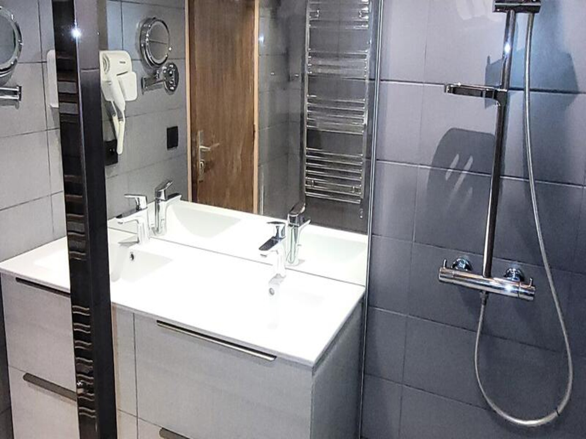 Appartement 85m² direct aan de piste in Les Gets voor 8 personen - foto 12