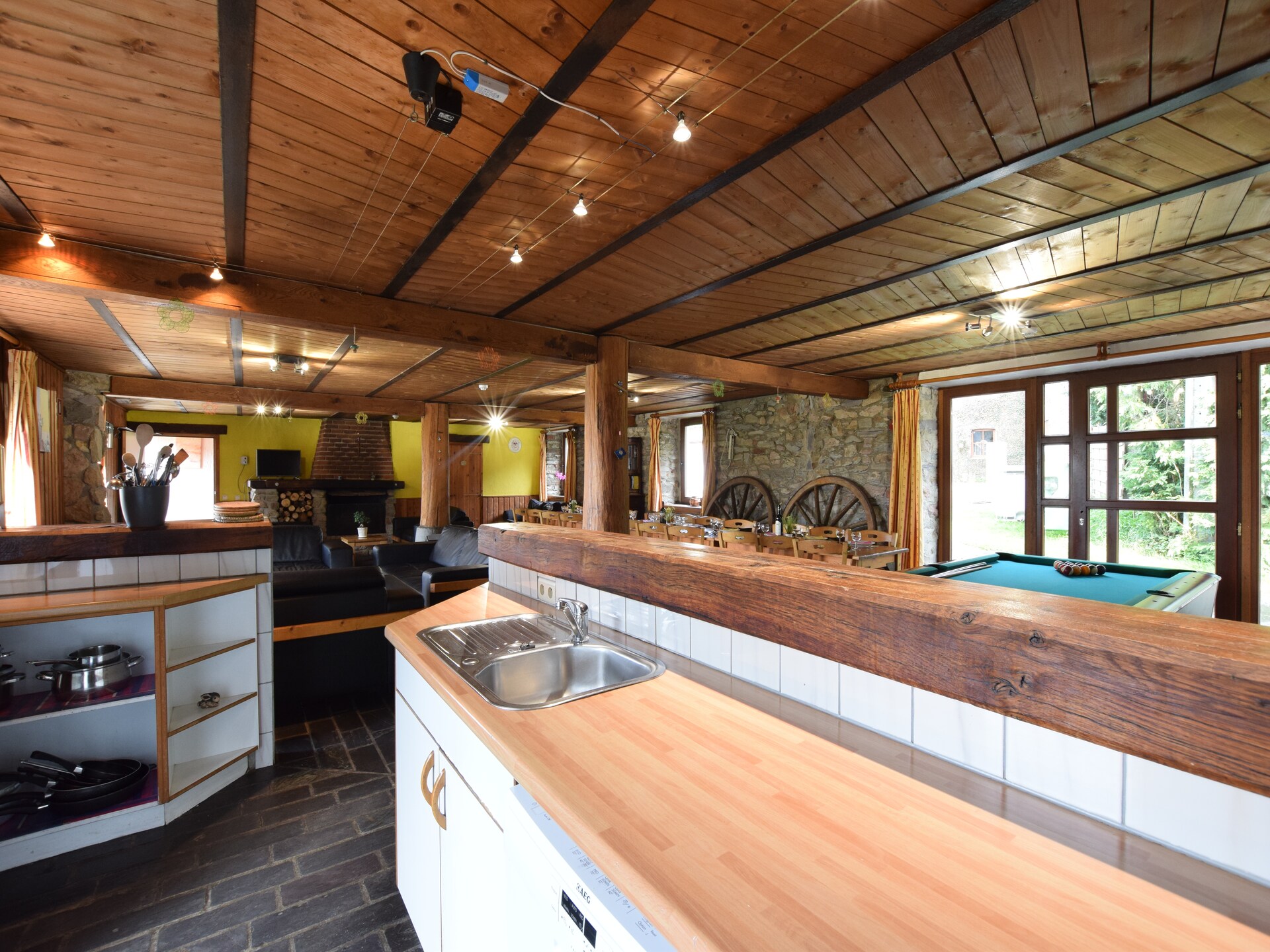 Ruim landhuis voor 22 personen met sauna en bubbelbad in de Ardennen - foto 11
