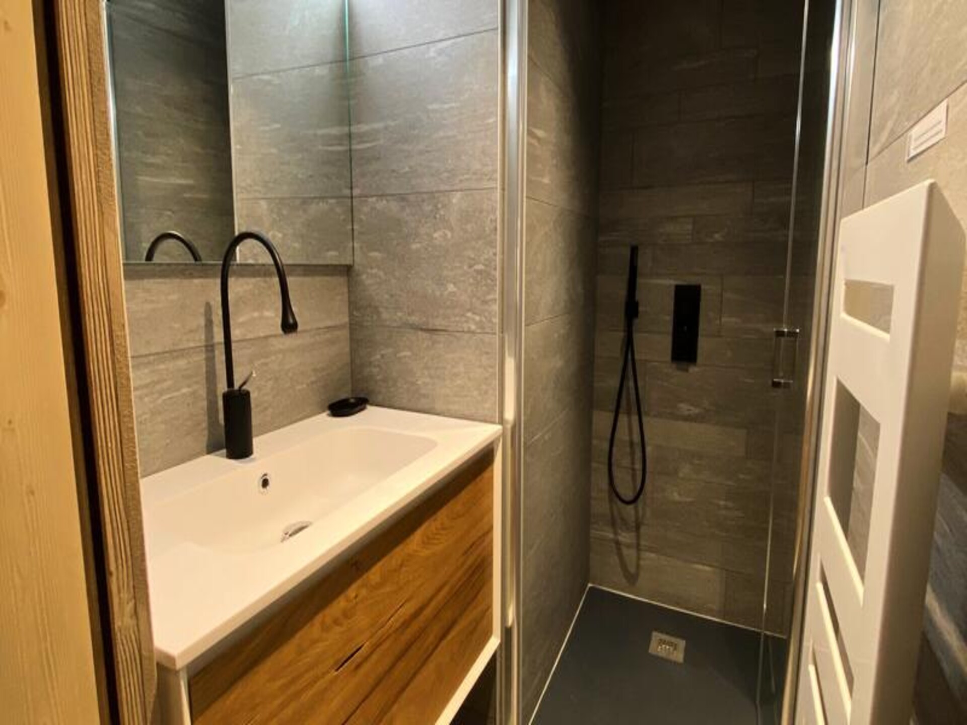 Luxe appartement 142m² direct aan de piste in Les Gets voor 8 personen - foto 11