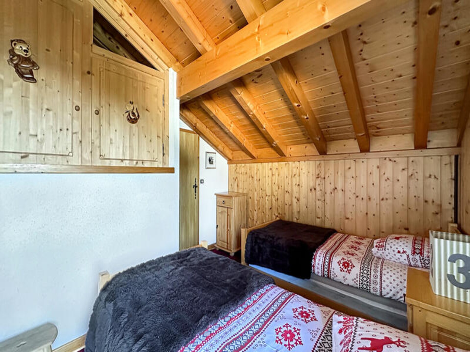 Vrijstaand chalet met bergzicht op 750m van de skilift in Les Carroz - foto 10