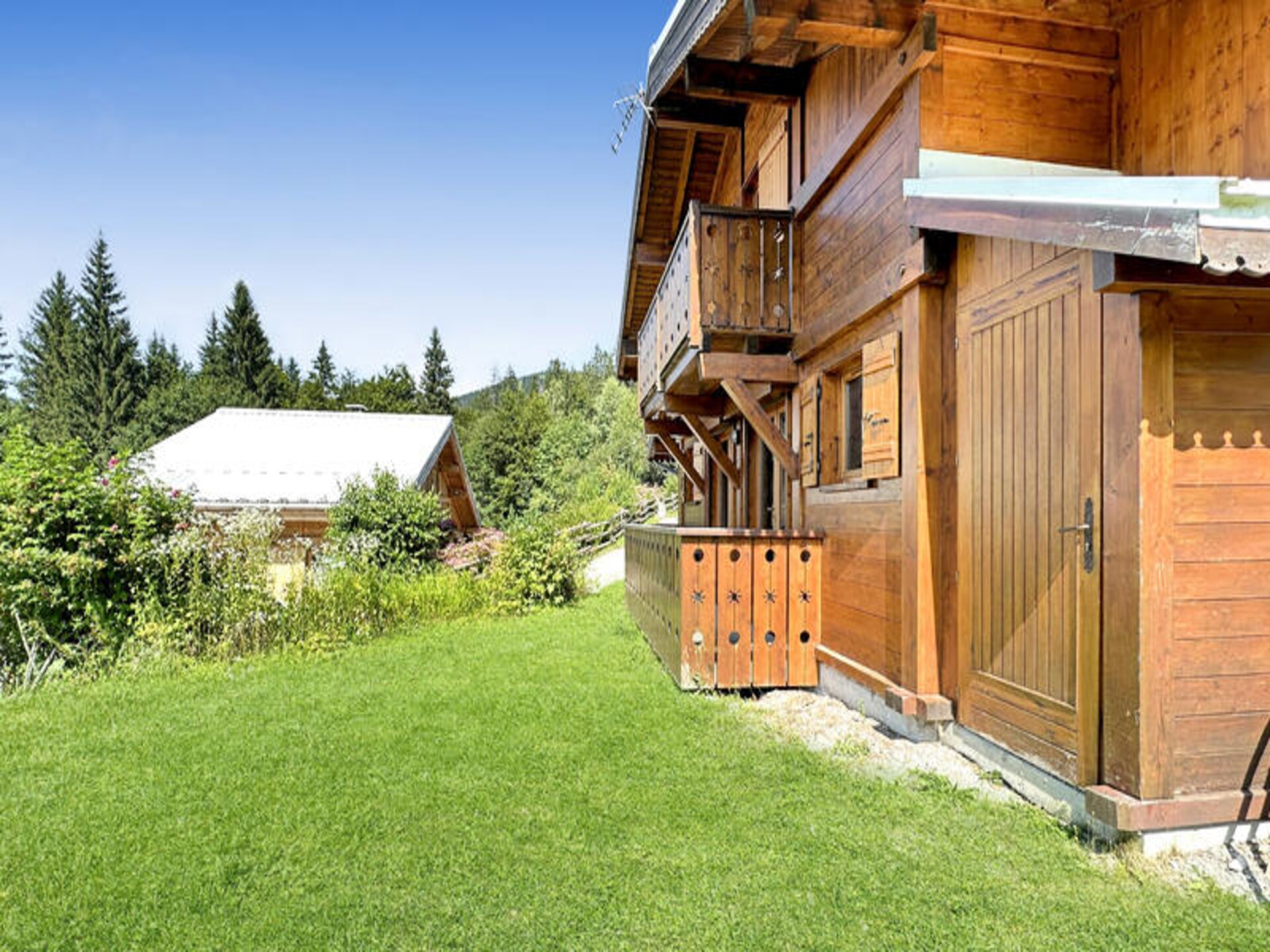 Vrijstaand chalet met bergzicht op 750m van de skilift in Les Carroz - foto 16