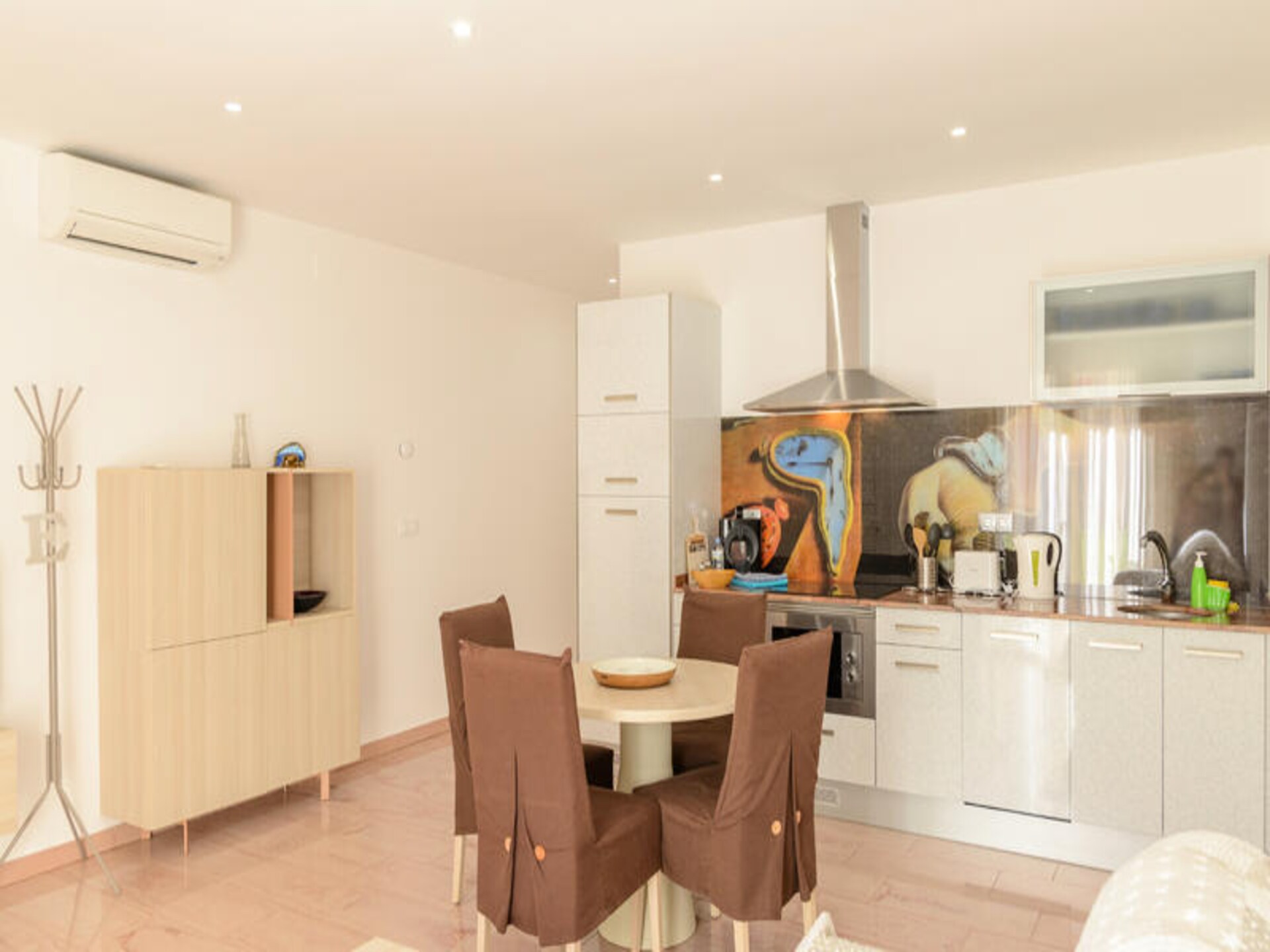 Strandappartement in Empuriabrava met privéterras en gedeelde tuin - foto 6