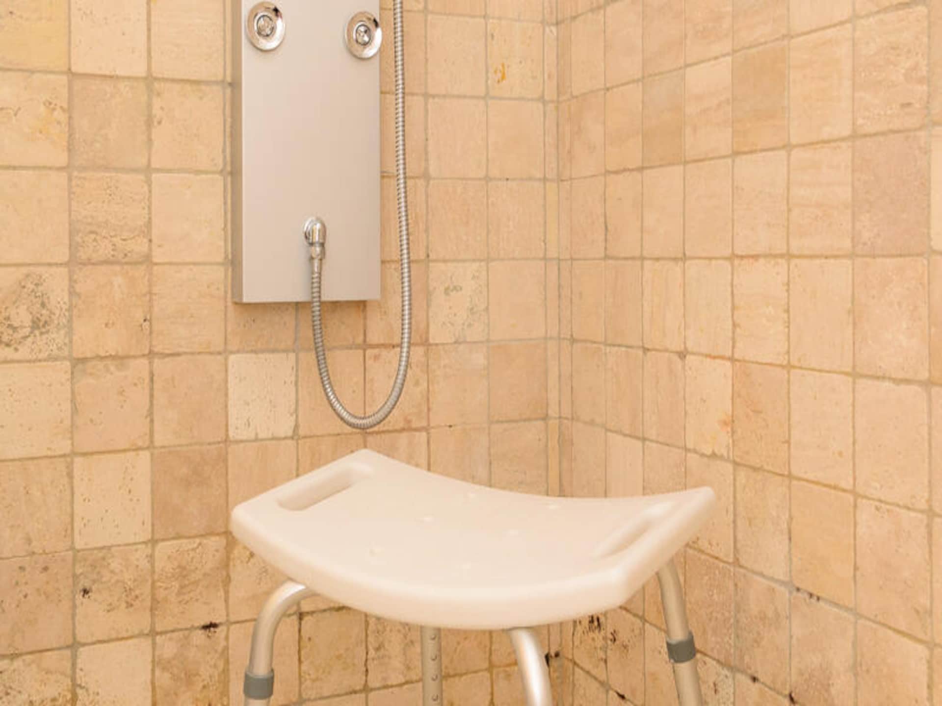 Strandappartement in Empuriabrava met privéterras en gedeelde tuin - foto 14