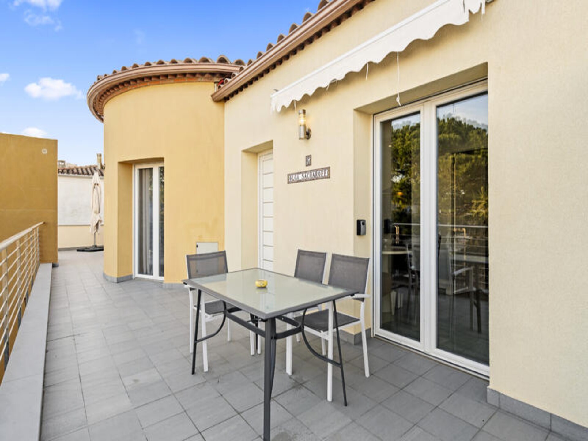 Strandappartement met zeezicht en terras in Empuriabrava - foto 7