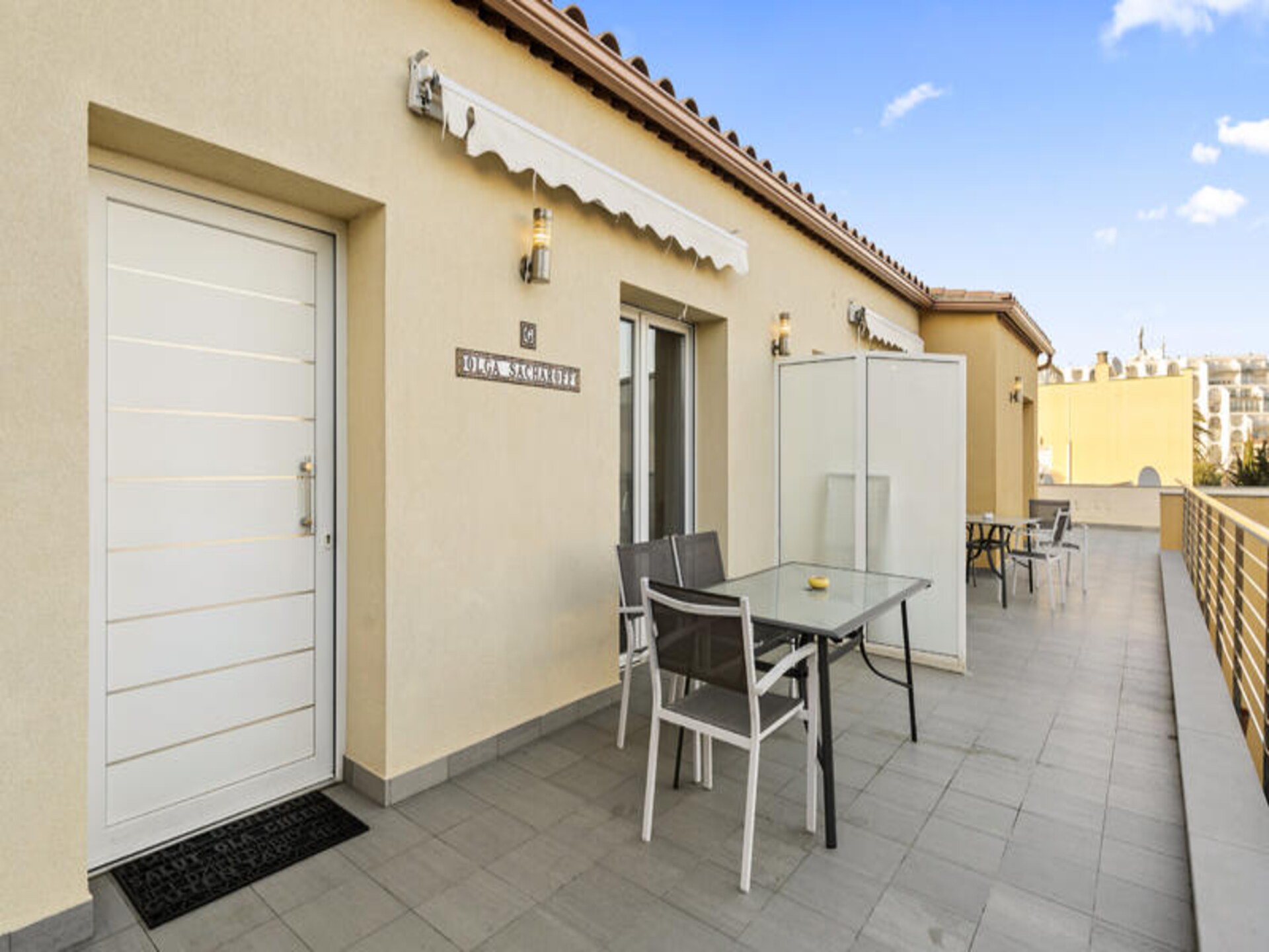 Strandappartement met zeezicht en terras in Empuriabrava - foto 9