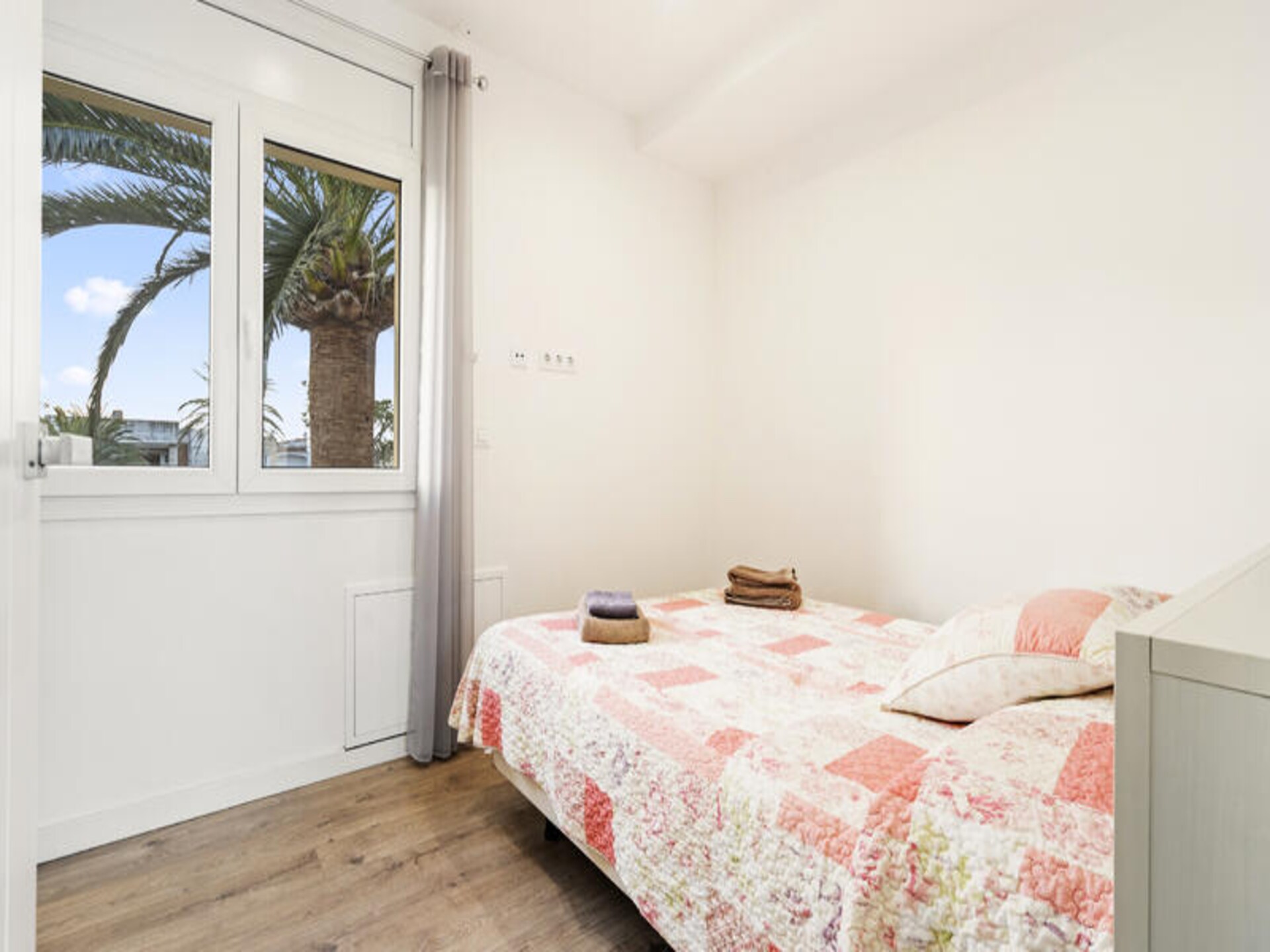 Strandappartement met zeezicht en terras in Empuriabrava - foto 13
