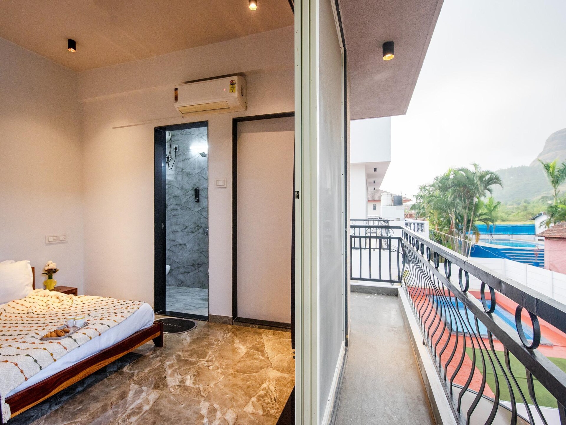 Ventara Bliss: Ruim vakantiehuis met privézwembad voor 10 personen in Lonavala - foto 24