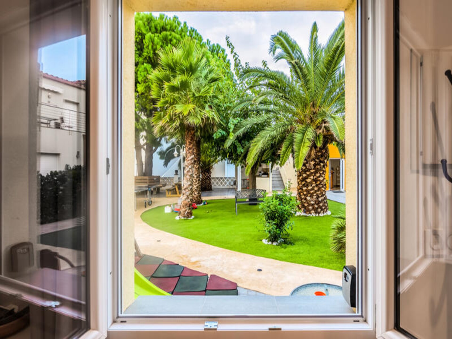 Appartement in Empuriabrava met strandterras en gedeelde faciliteiten - foto 17
