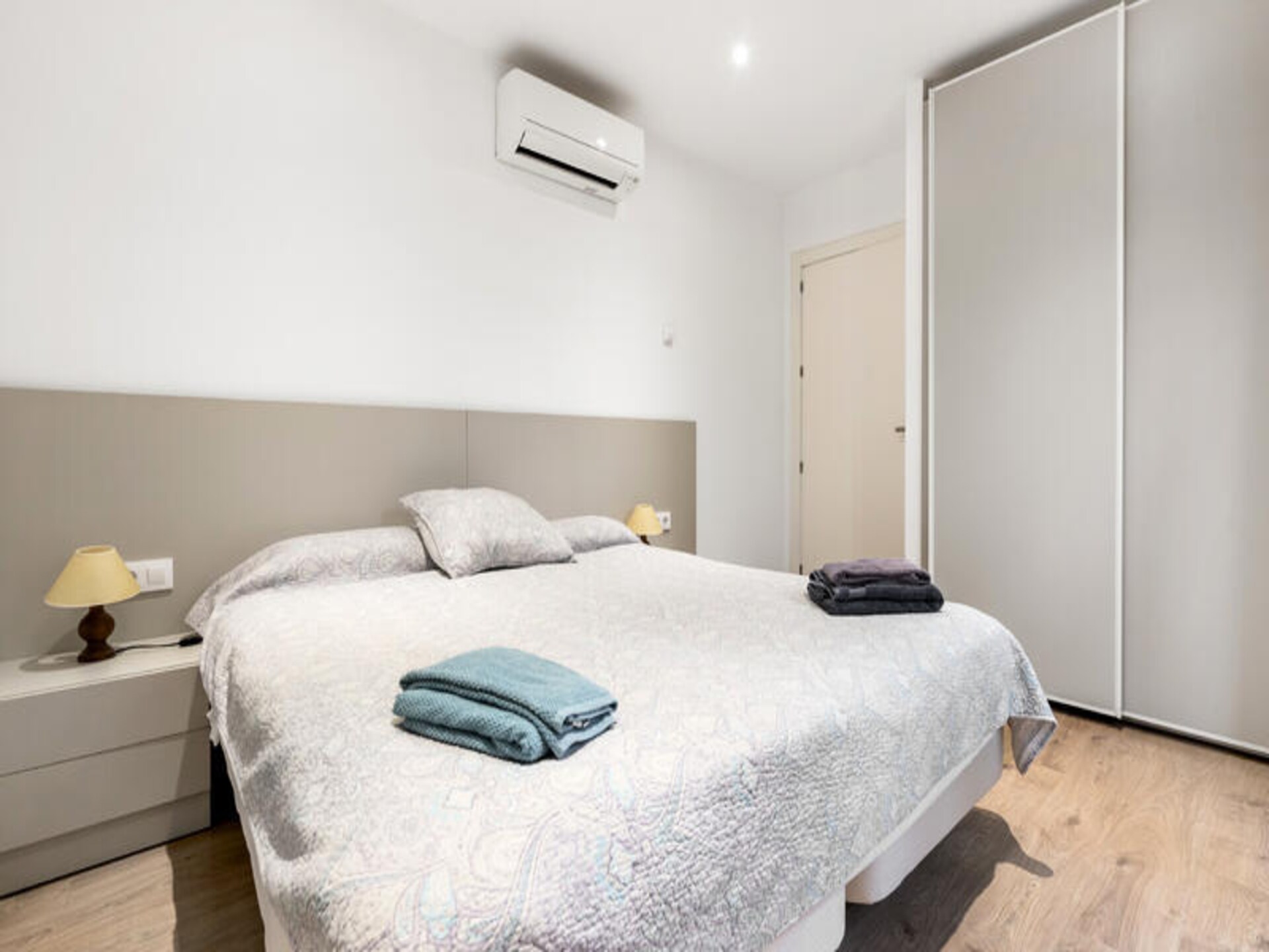 Appartement aan zee in Empuriabrava met terras en uitzicht - foto 12