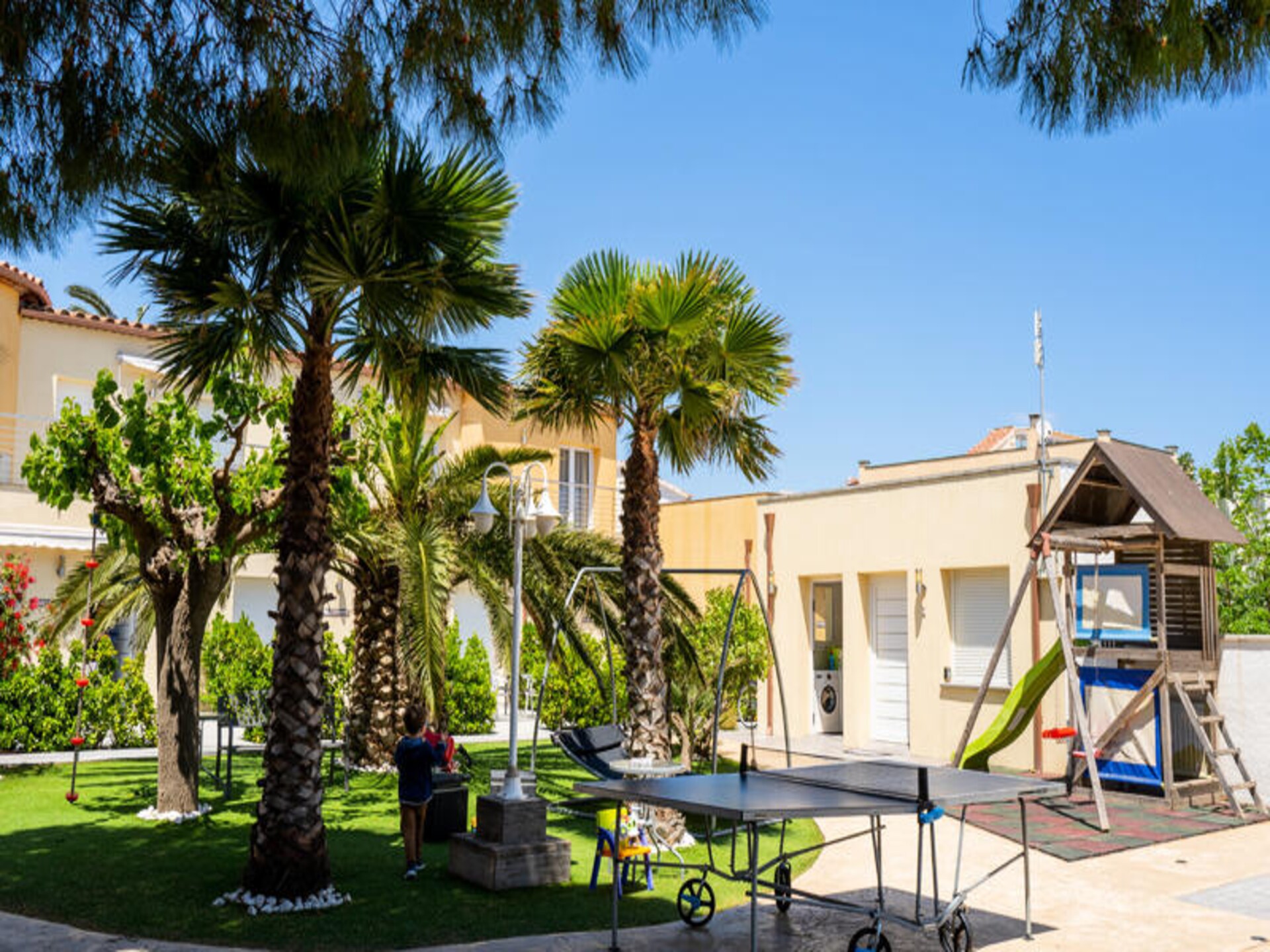 Barrièrevrij appartement aan zee in Empuriabrava met gedeelde tuin - foto 23