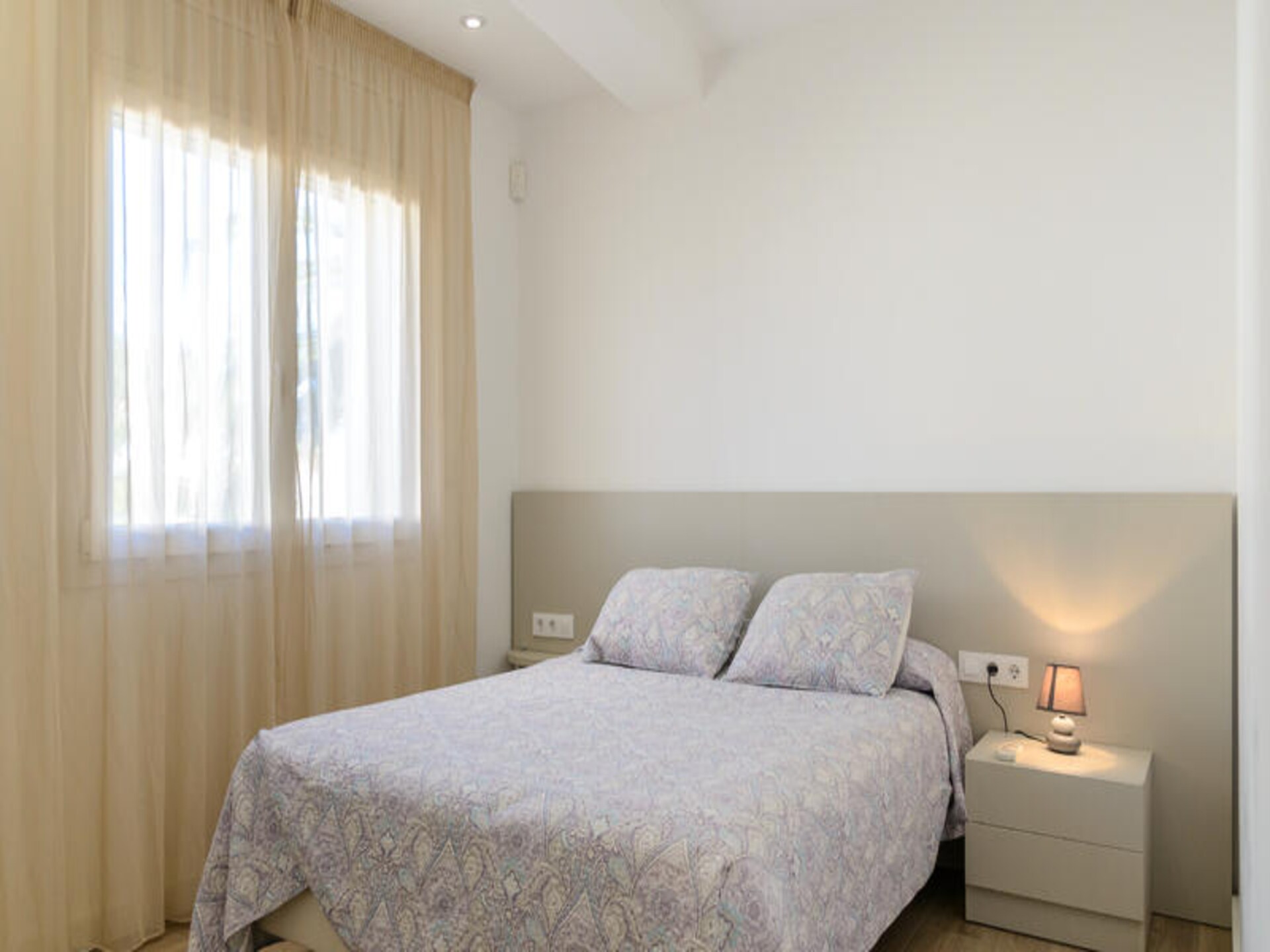Strandappartement Empuriabrava met zeezicht, terras en gemeenschappelijke tuin - foto 7