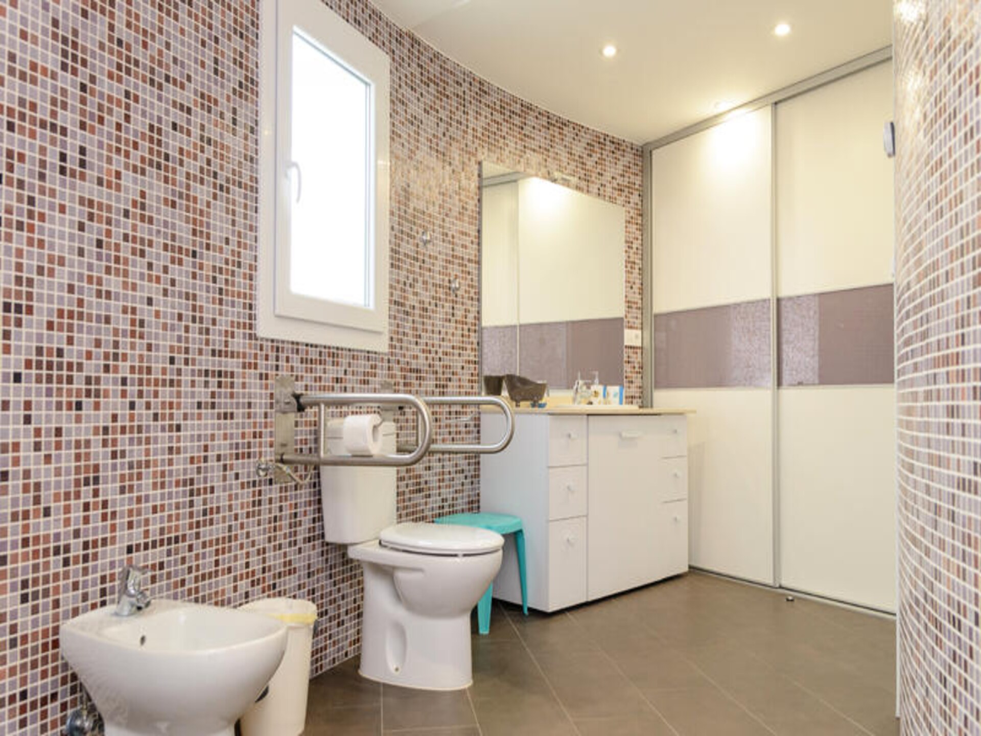 Strandappartement Empuriabrava met zeezicht, terras en gemeenschappelijke tuin - foto 10