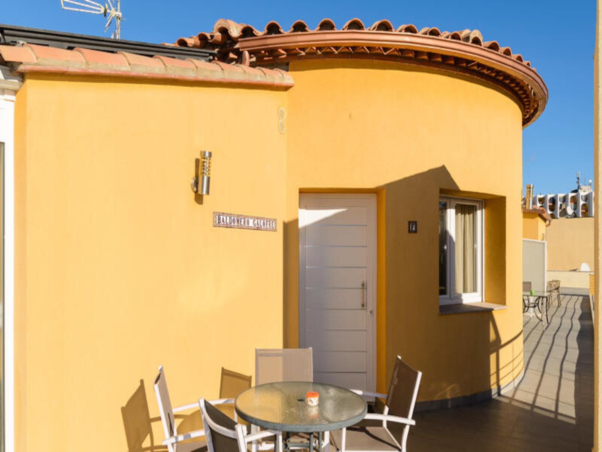 Strandappartement Empuriabrava met zeezicht, terras en gemeenschappelijke tuin - foto 12