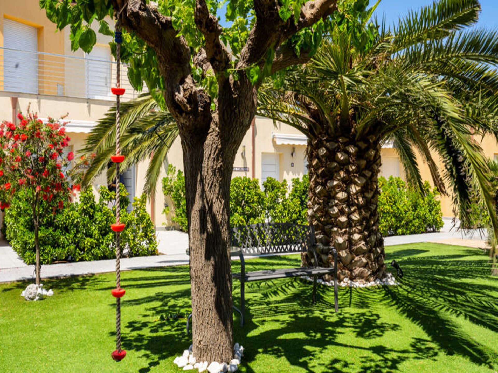 Strandappartement Empuriabrava met zeezicht, terras en gemeenschappelijke tuin - foto 14