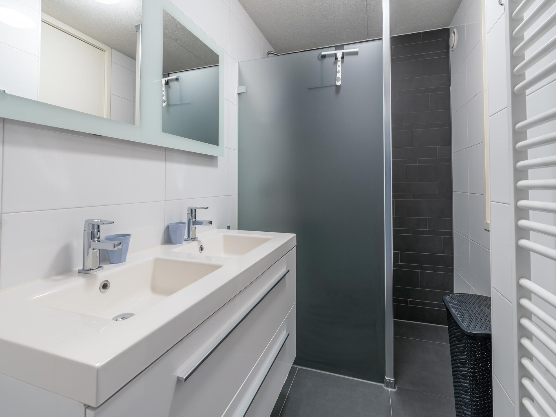 Modern appartement met zeezicht en gerenoveerde keuken in De Koog - foto 9