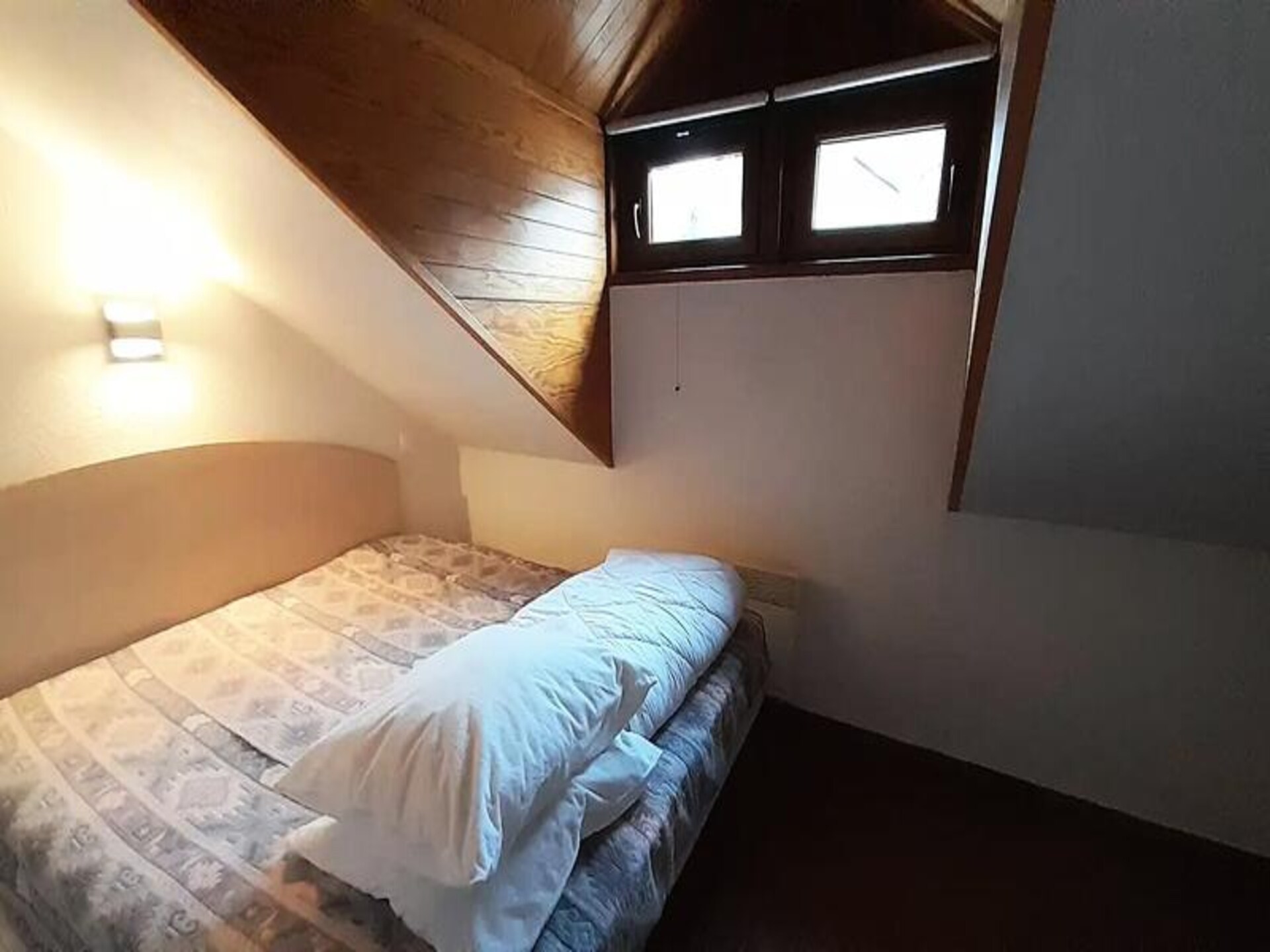 Ruim appartement voor 10 personen in Les Angles met uitzicht op de bergen - foto 12