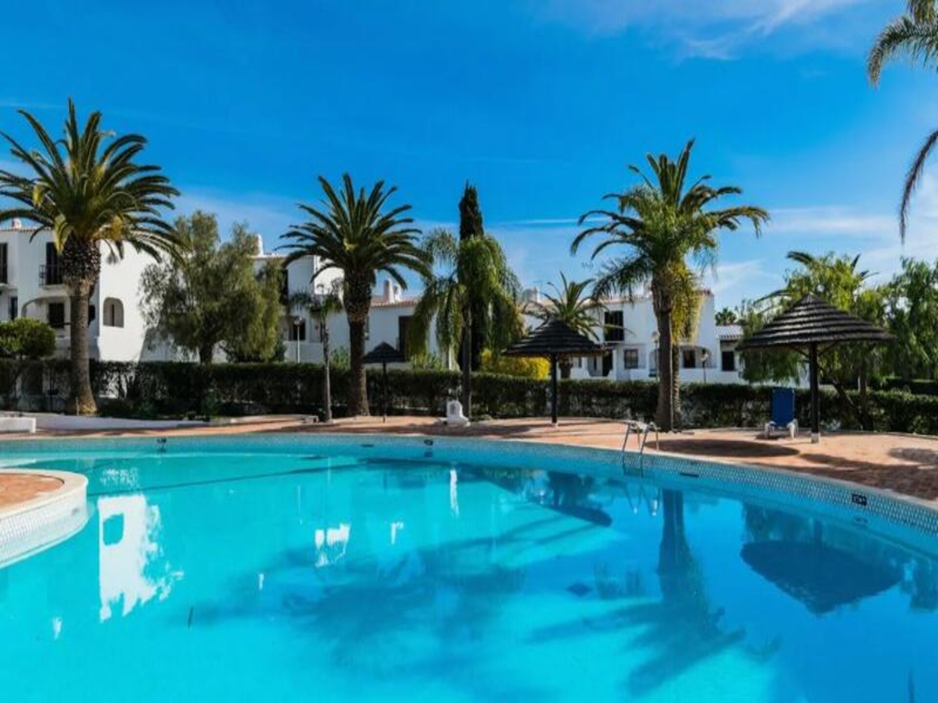 Licht appartement met gemeenschappelijk zwembad in het hart van Albufeira - foto 6