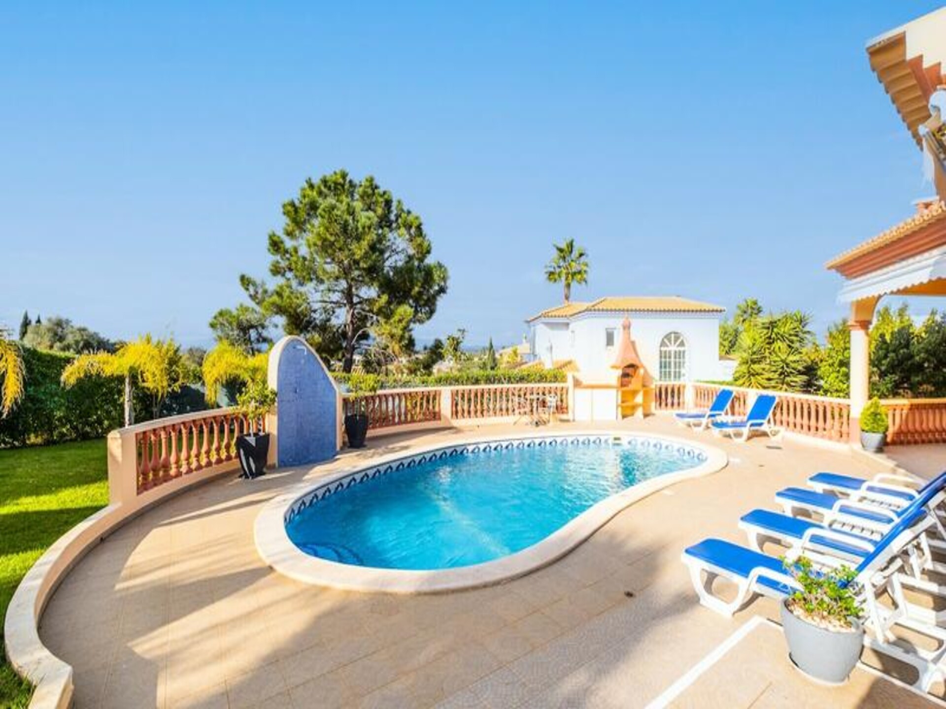 Villa Glória: Zonnig familieparadijs met privézwembad en bergzicht - foto 35