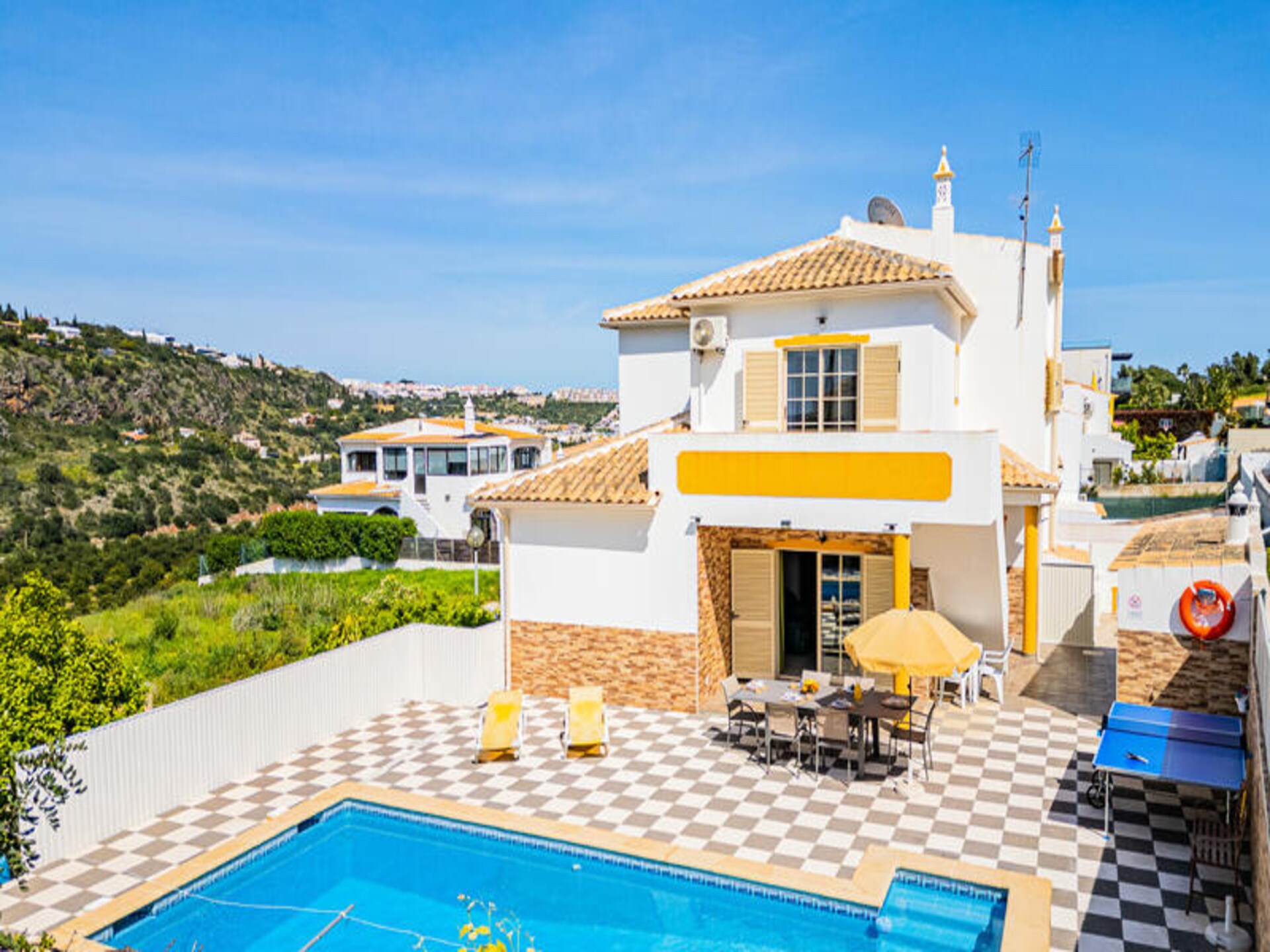 Ruim appartement bij Albufeira met tuin, vlakbij stranden - foto 1