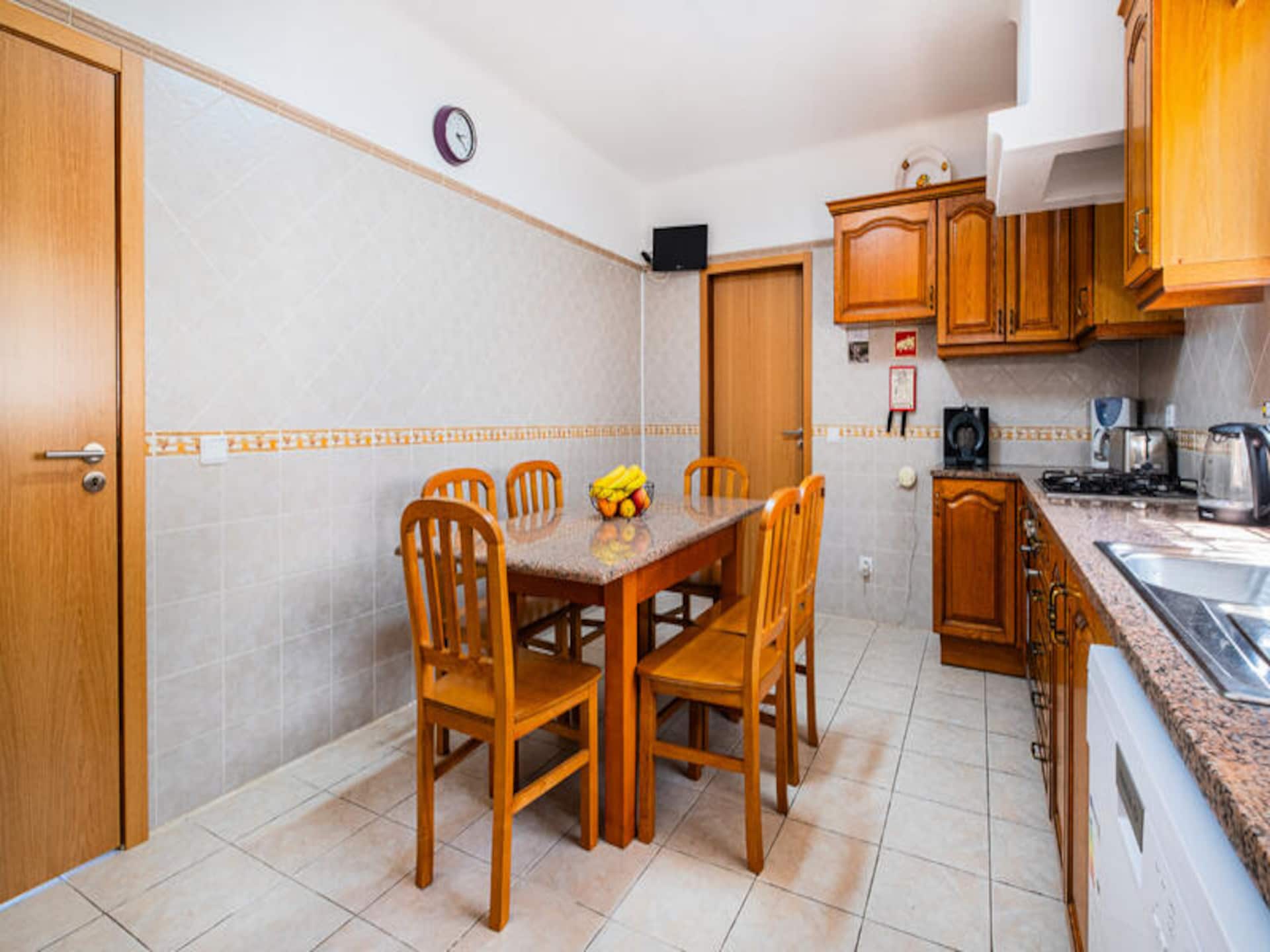 Ruim appartement bij Albufeira met tuin, vlakbij stranden - foto 9