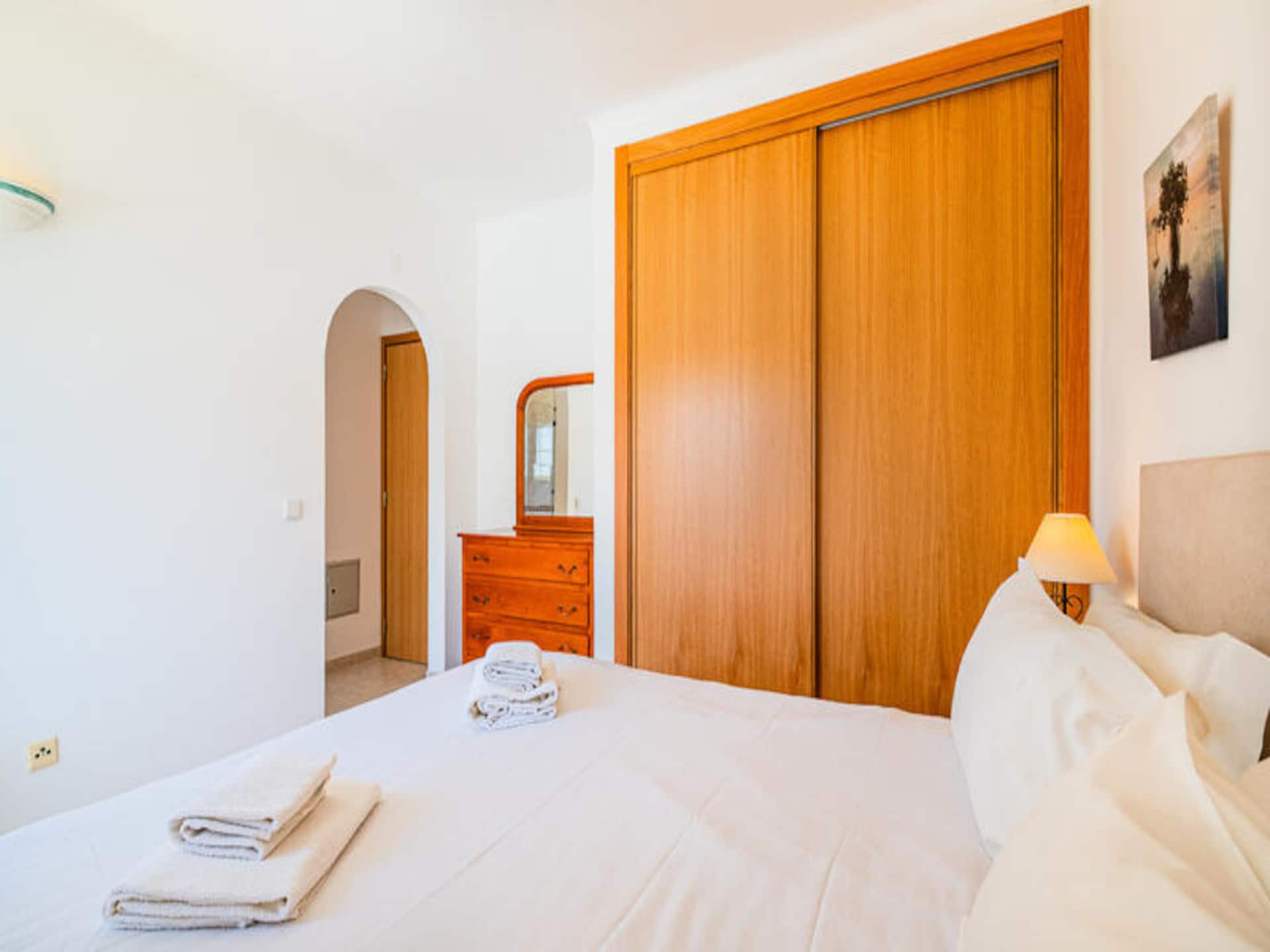 Ruim appartement bij Albufeira met tuin, vlakbij stranden - foto 19
