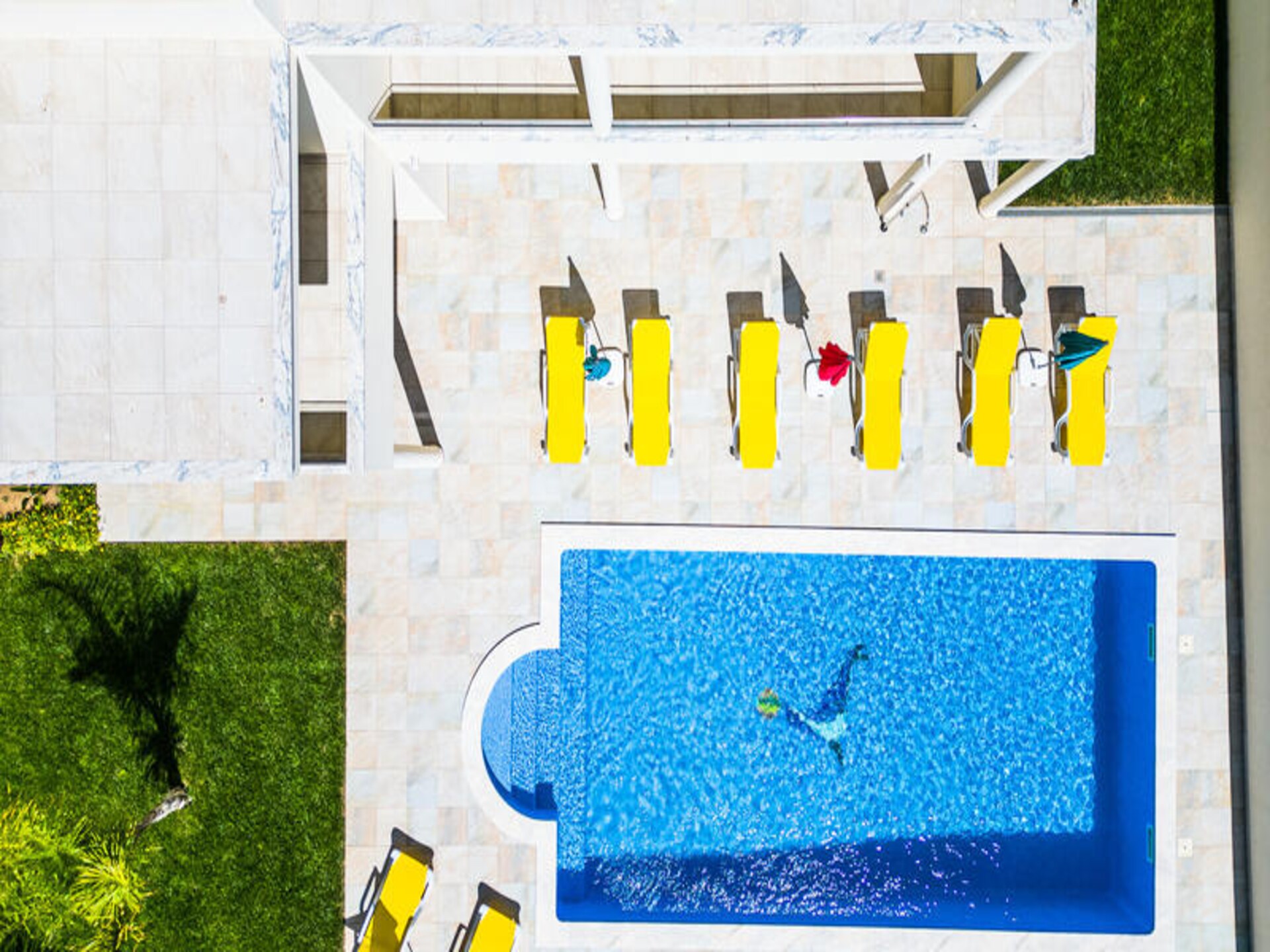 Ruim appartement met 4 slaapkamers, tuin en airco nabij oude centrum Albufeira - foto 7